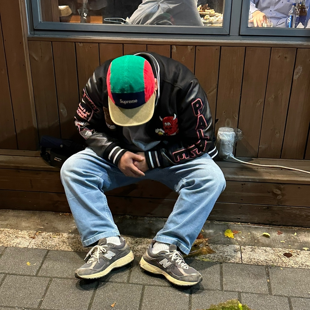 Supreme Corduroy Camp Cap Multicolor - 23FW, Palace Fallen Angels Varsity Jacket Black - 23SS 착용 스타일