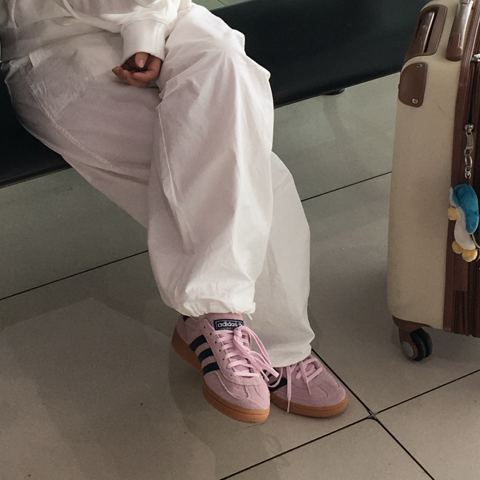 (W) Adidas Spezial Handball Clear Pink 착용 스타일 - 3