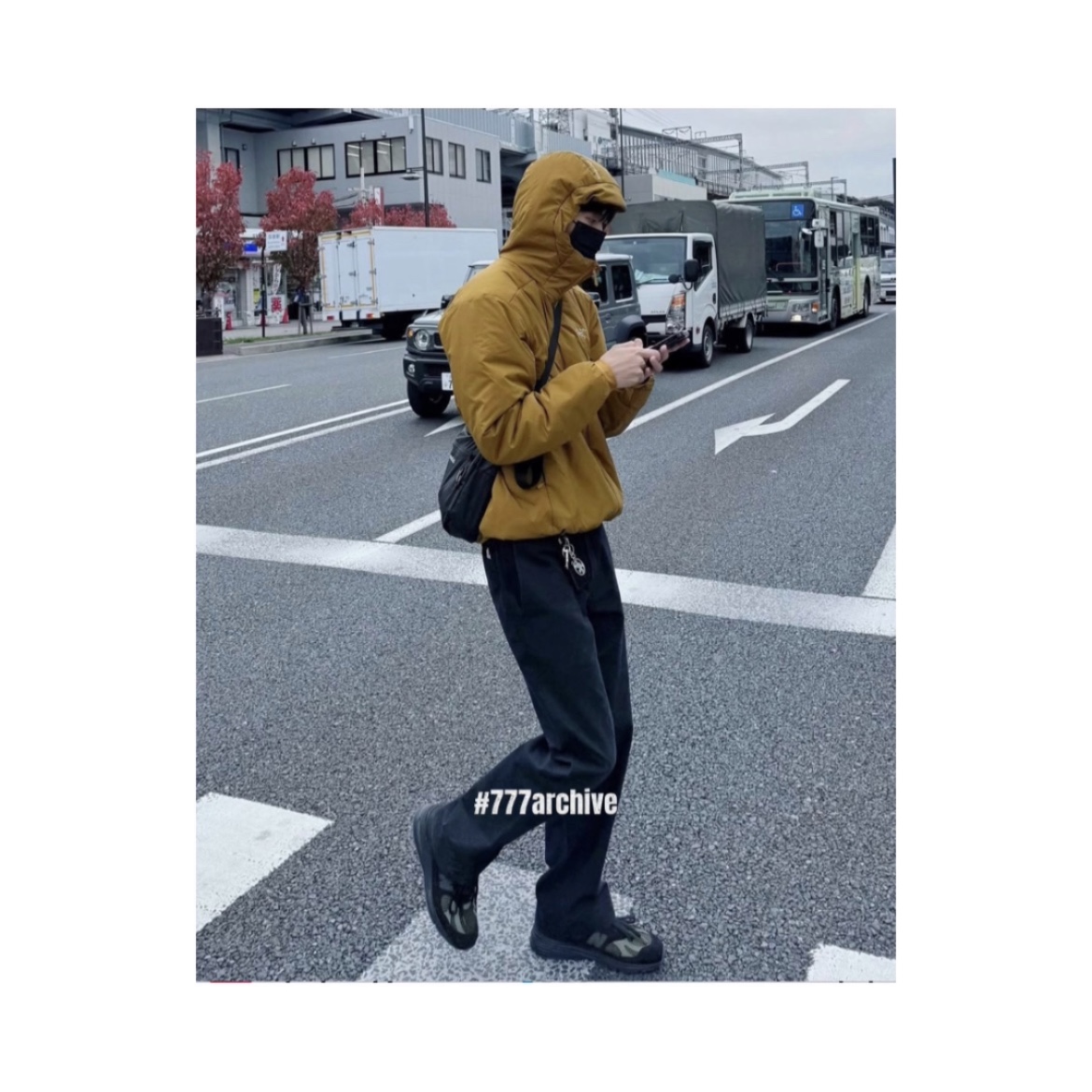 Thisisneverthat Ultralight Down Jacket Black, New Balance x Stone Island 991v2 Made in UK Black Olive Night 착용 스타일 - 4