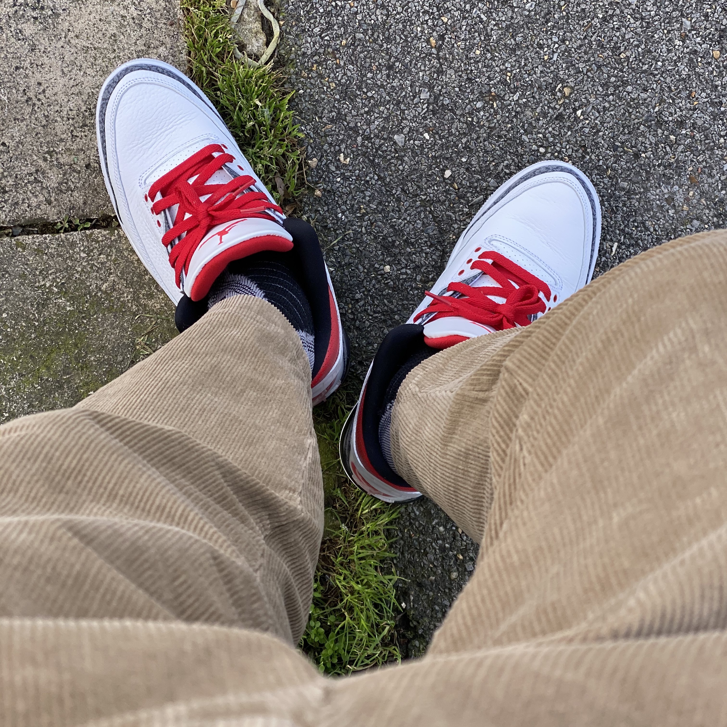 Jordan 3 Retro SE Denim Fire Red 착용 스타일