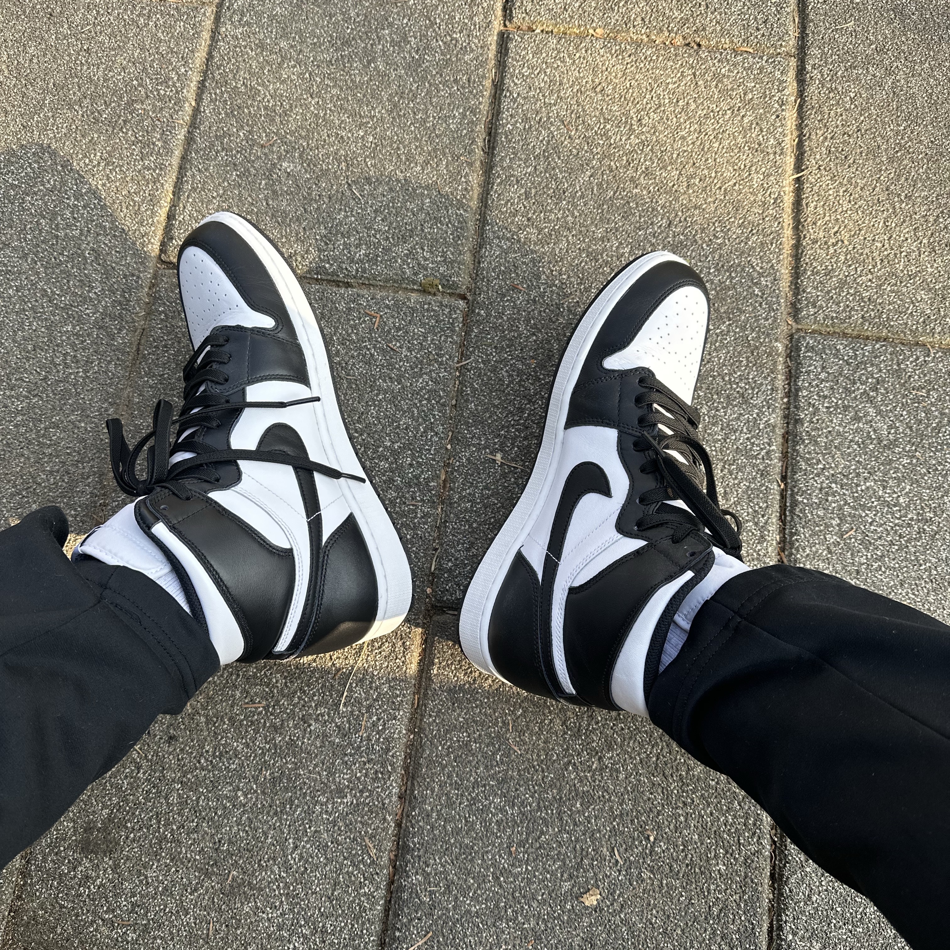 Jordan 1 Retro High OG Black White 2014 착용 스타일 - 2