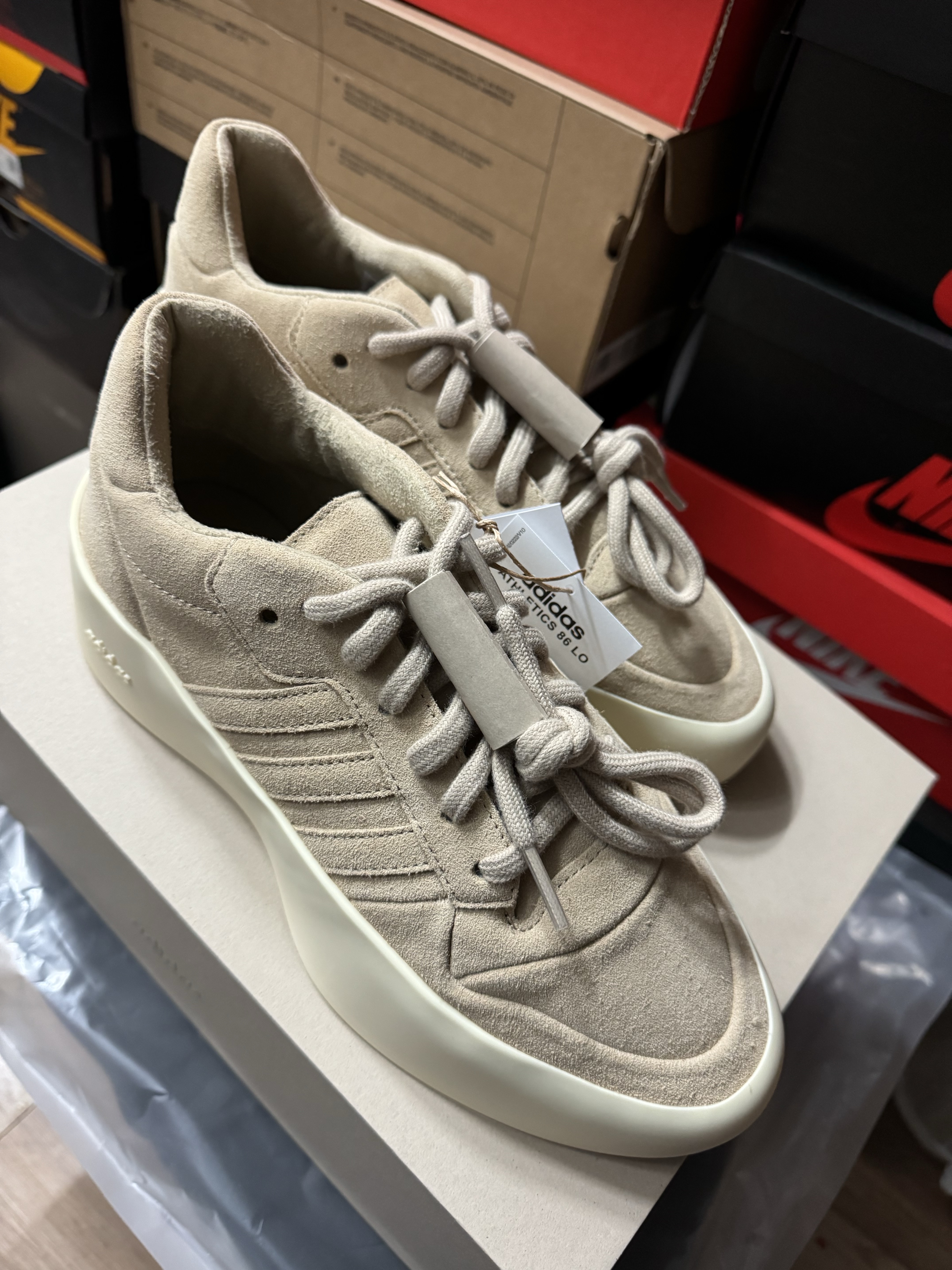 Adidas x Fear of God Athletics 86 Low Clay, Adidas x Fear of God Athletics Heavy Fleece Sweatpants Black - KR Sizing 착용 스타일 - 3