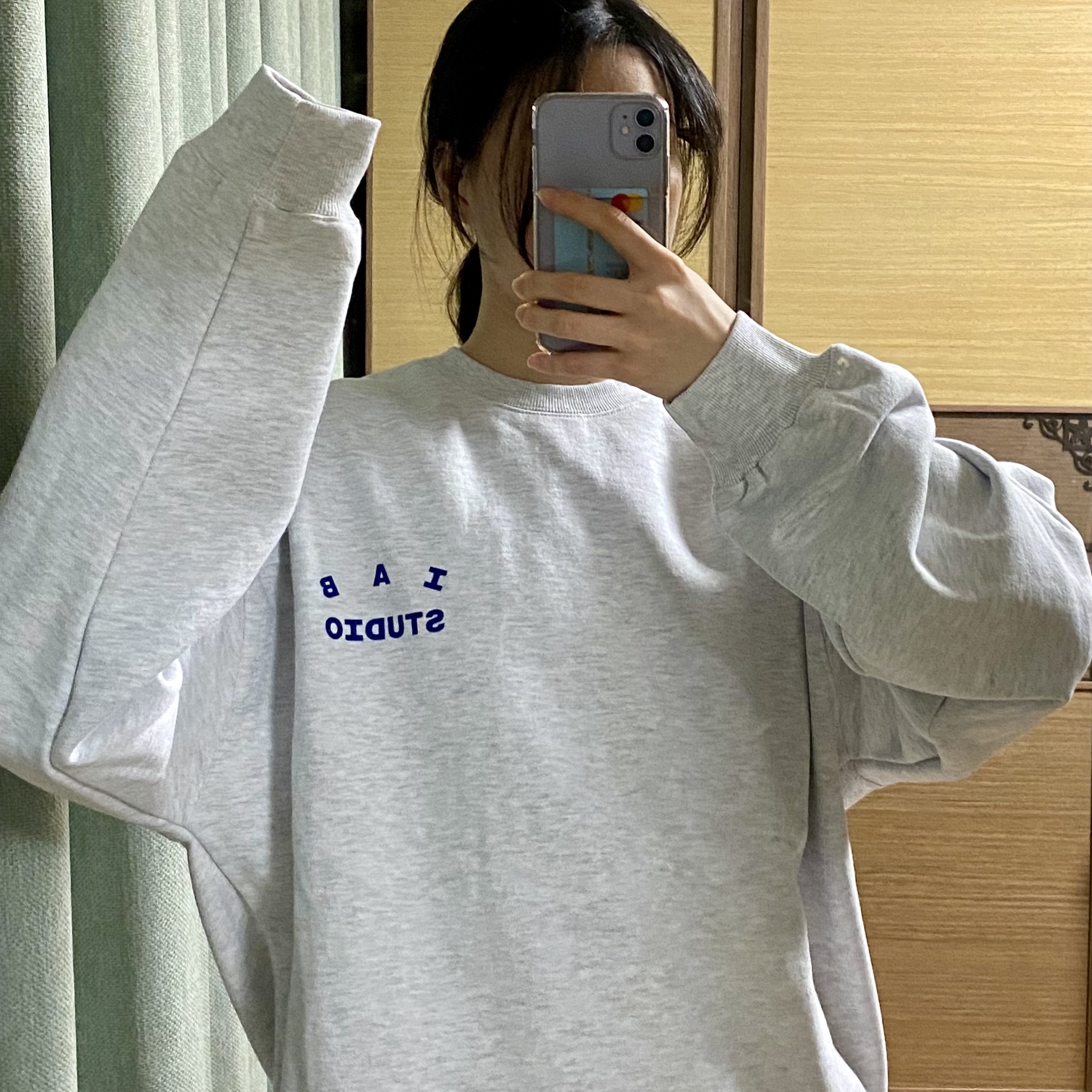 IAB Studio Sweatshirt Light Gray - 23FW 착용 스타일 - 2