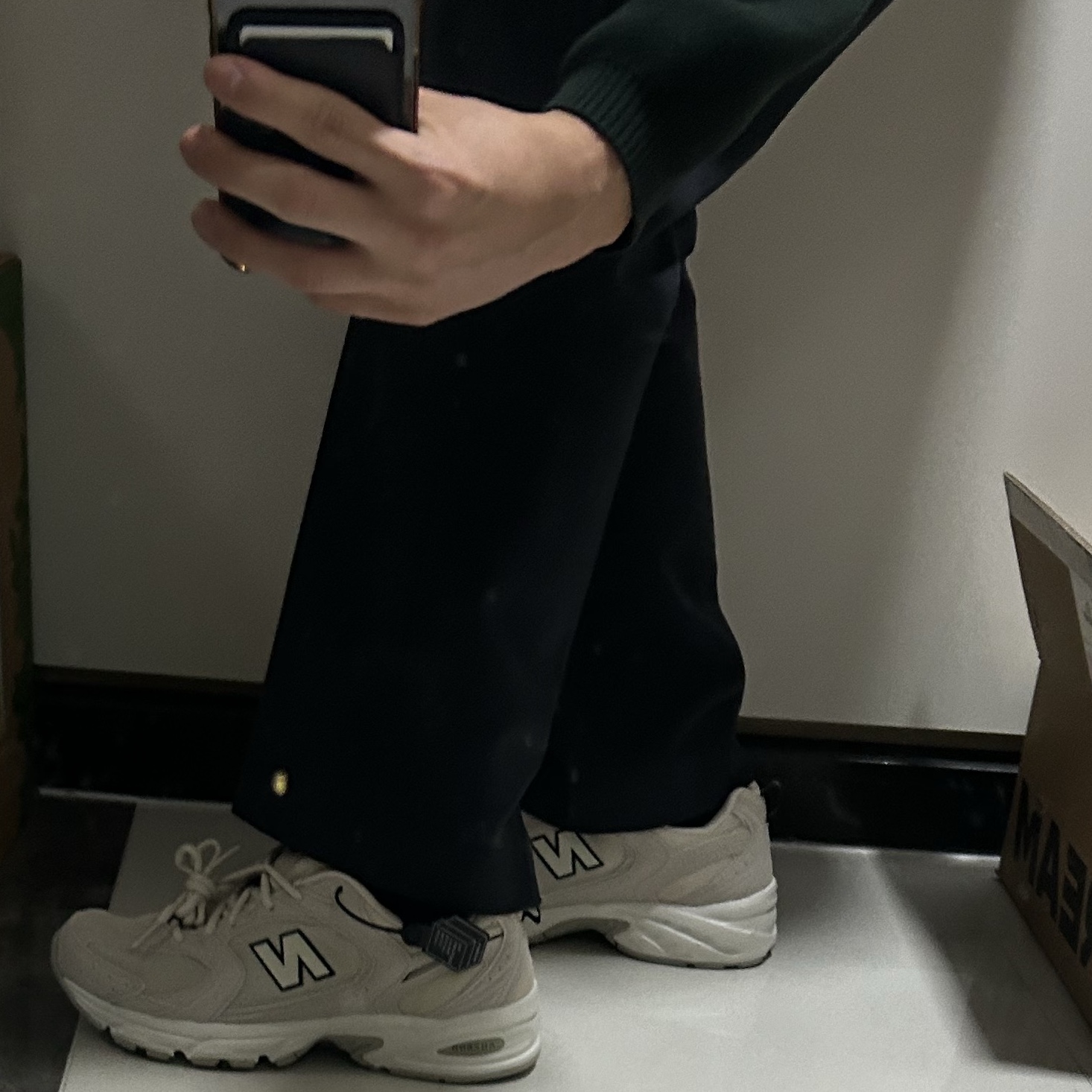 New Balance 530 Ivory 착용 스타일