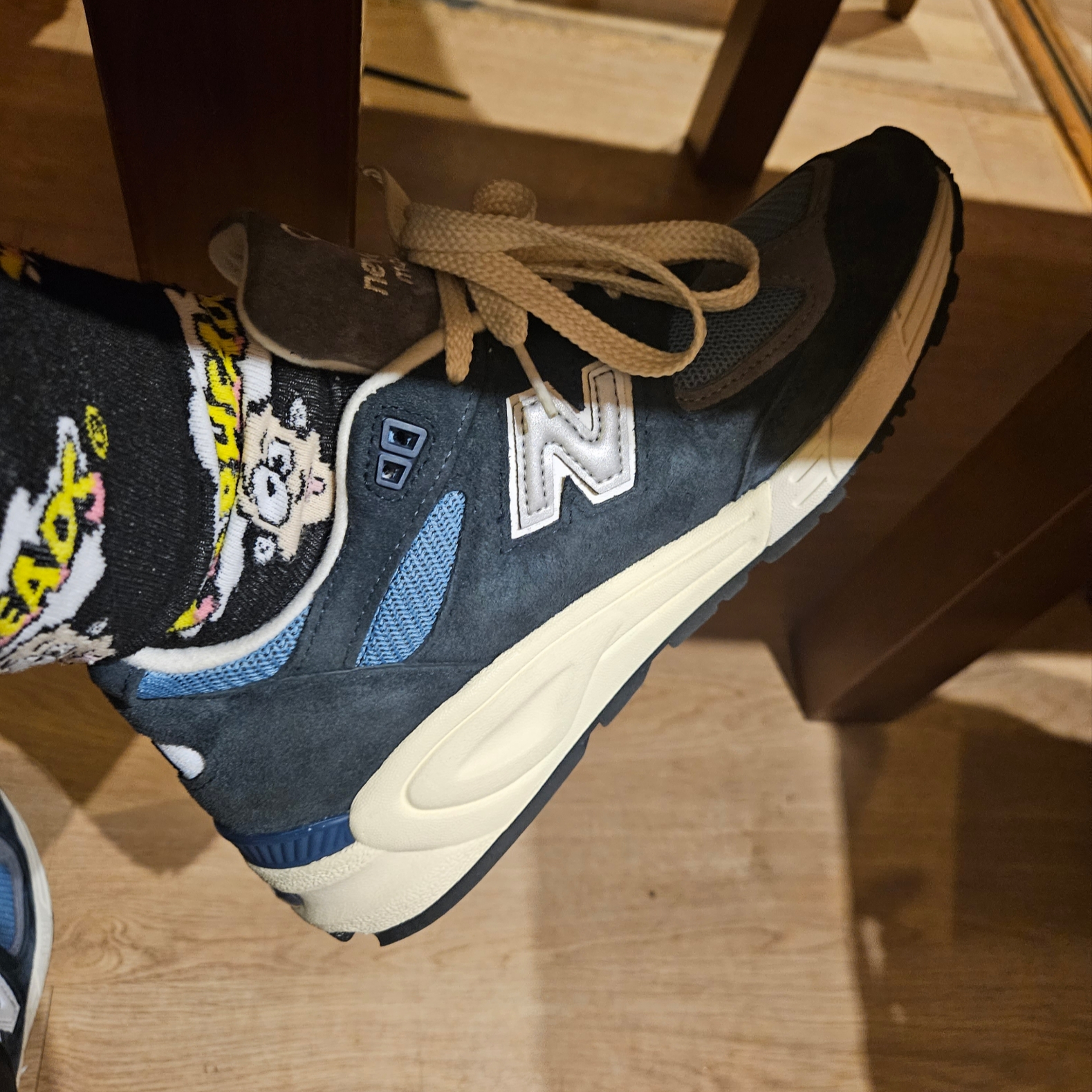 New Balance 990v2 Made in USA Navy Castlerock 착용 스타일