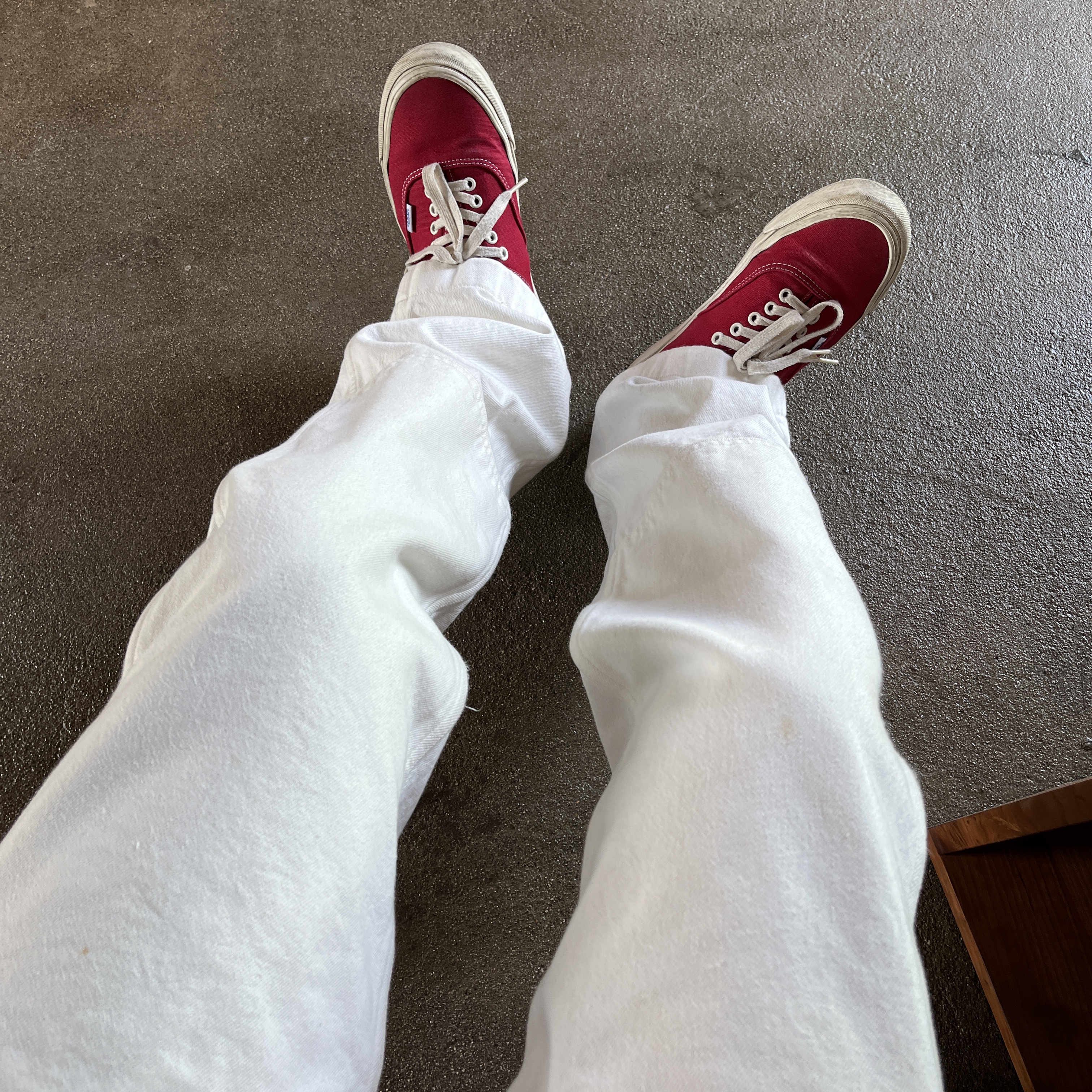 Vans Vault OG Authentic LX Chili Pepper Red 착용 스타일 - 1