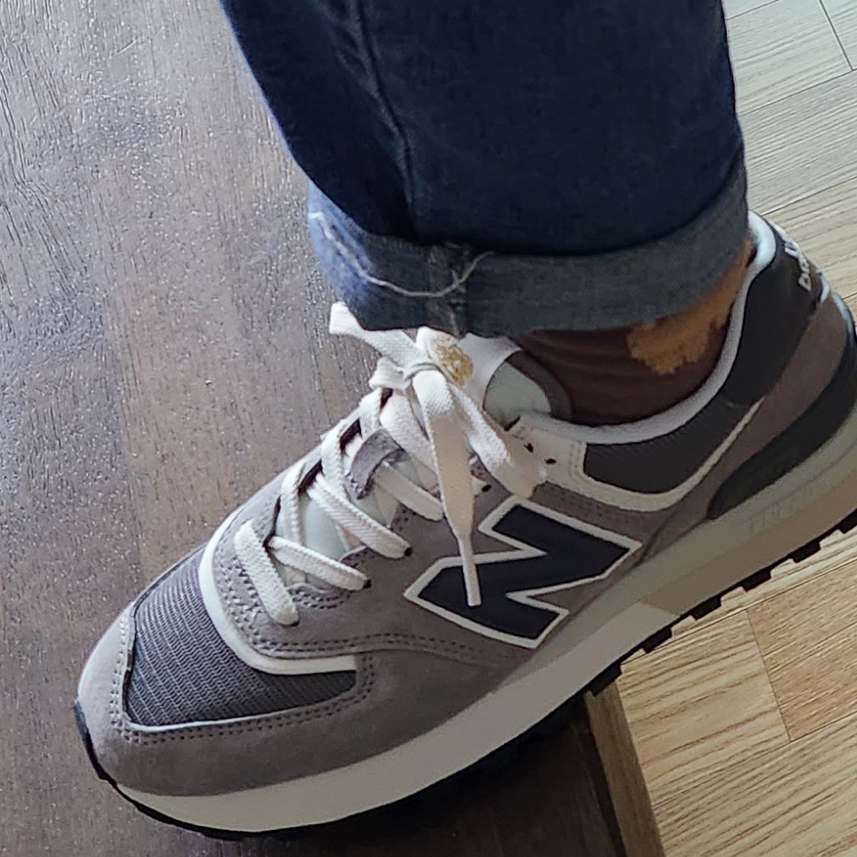 New Balance 574 Legacy Grey 착용 스타일 - 1