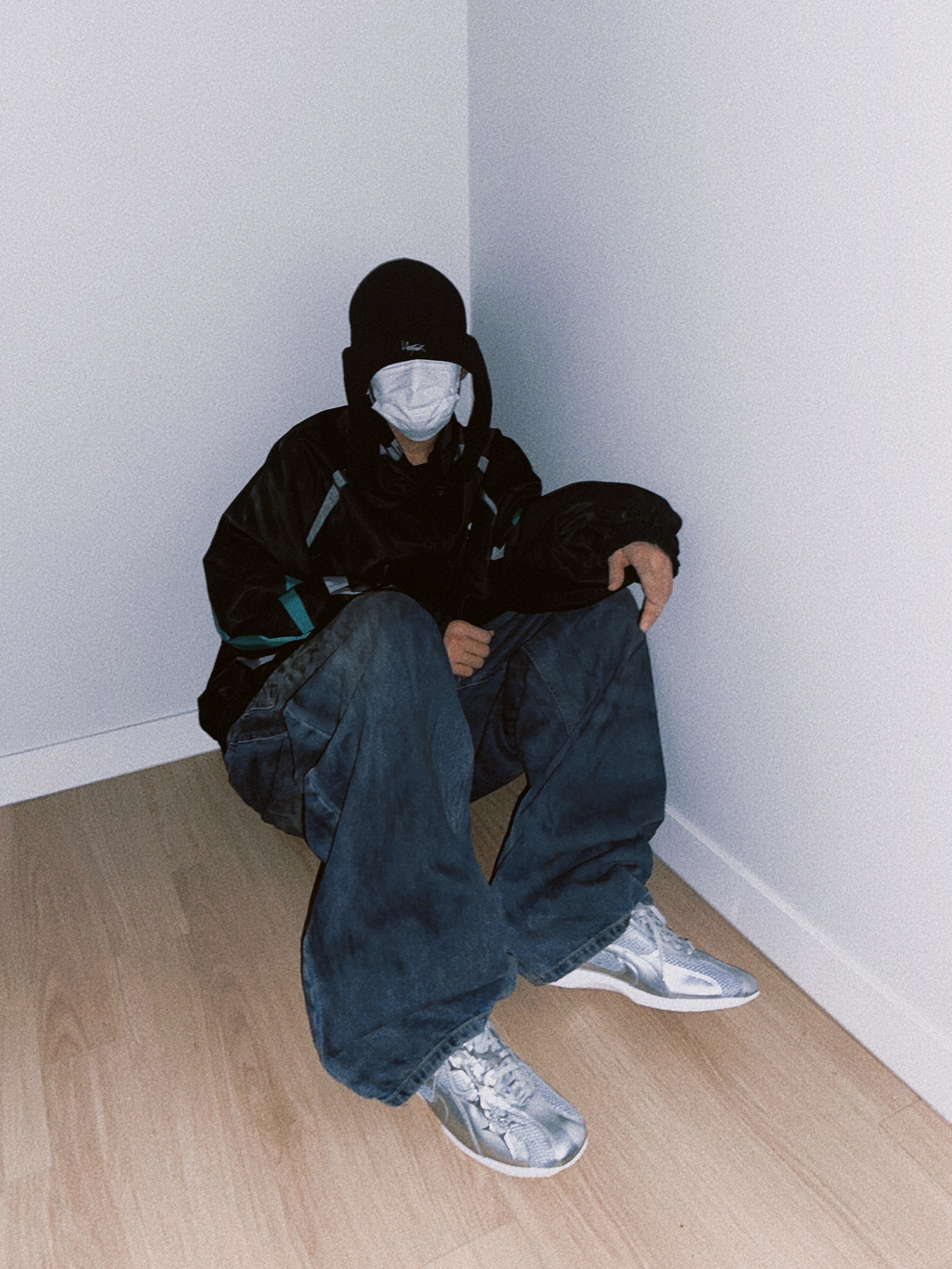Test Artifact TASH Dubre 001 Steel, Project G/R Backward Denim Pants Blue 착용 스타일 - 1