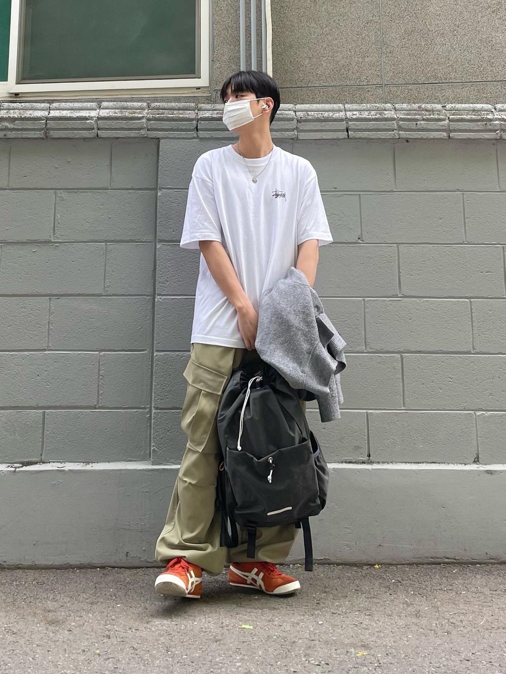 RAWROW String Backpack Ep.2 750 Charcoal 착용 스타일 - 2