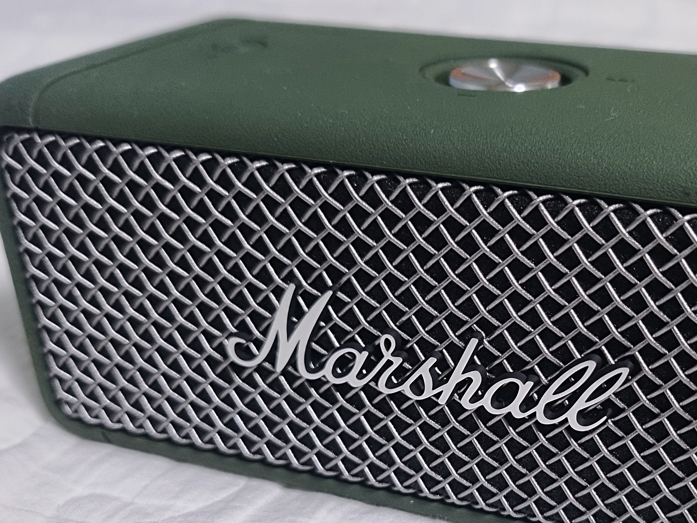 Marshall Emberton Forest Green (Korean Ver.) 착용 스타일 - 1