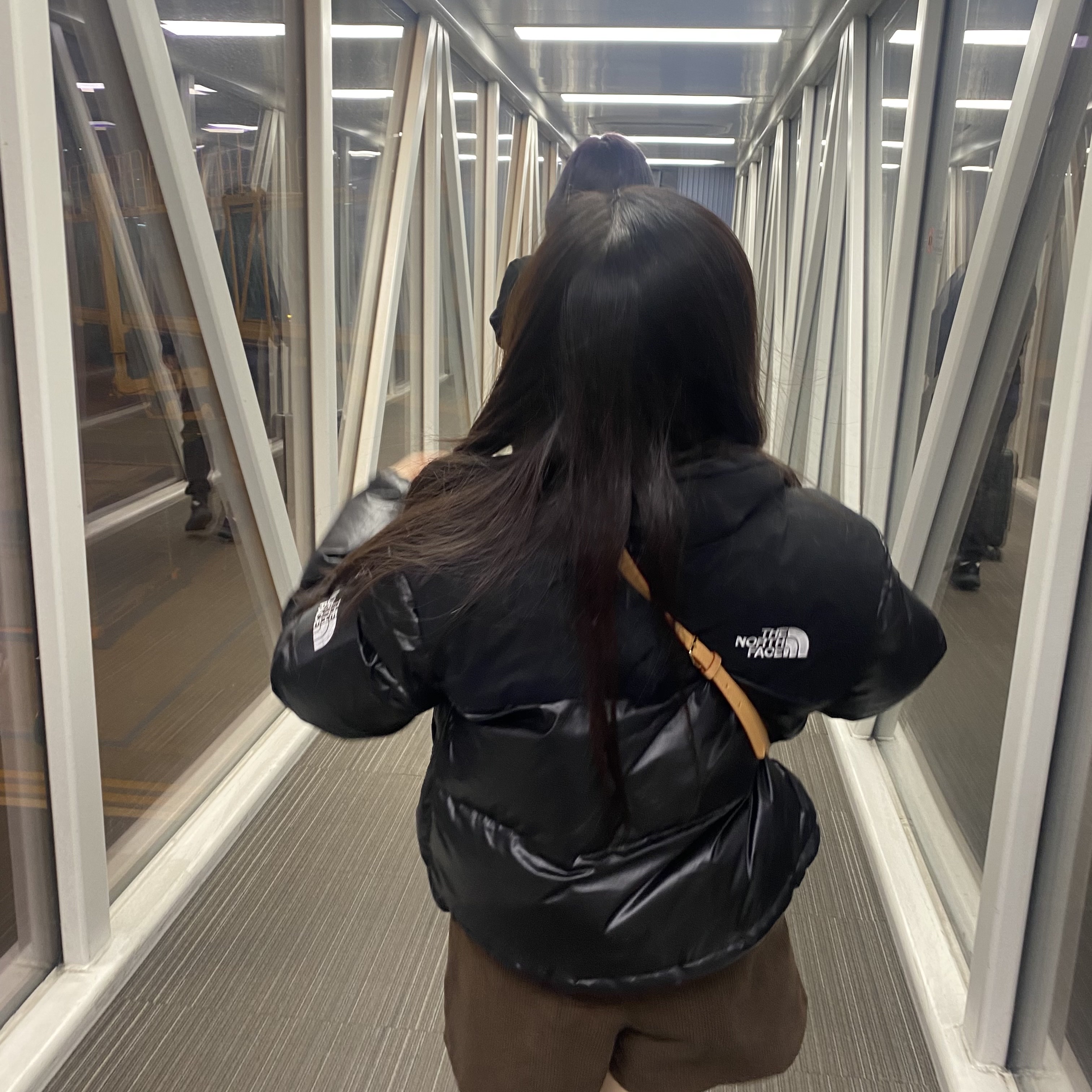 (W) The North Face White Label Novelty Nuptse Down Jacket Black 착용 스타일