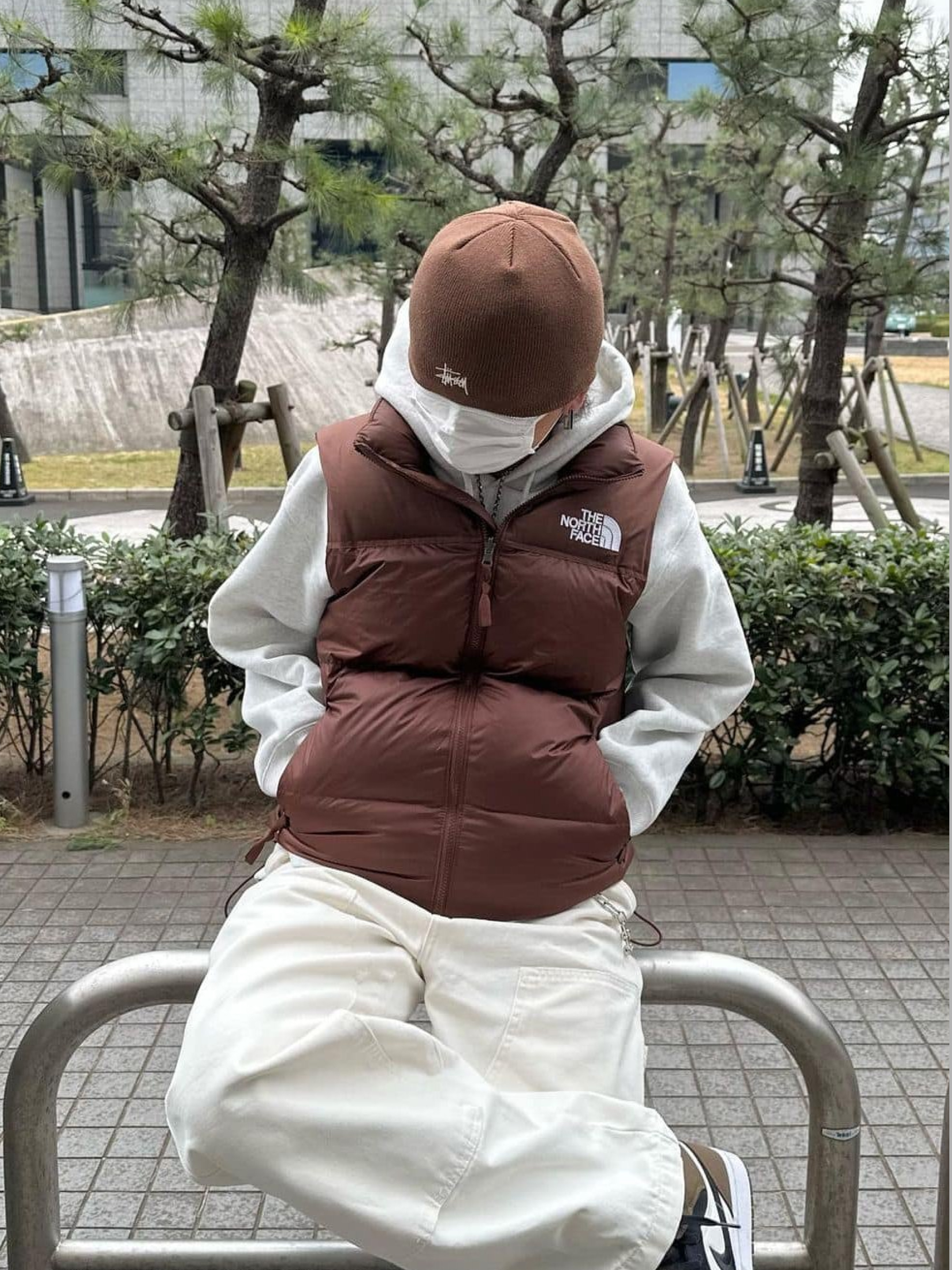 The North Face Nuptse On Ball Vest Real Black, The North Face 1996 Retro Nuptse Vest Black 착용 스타일 - 3