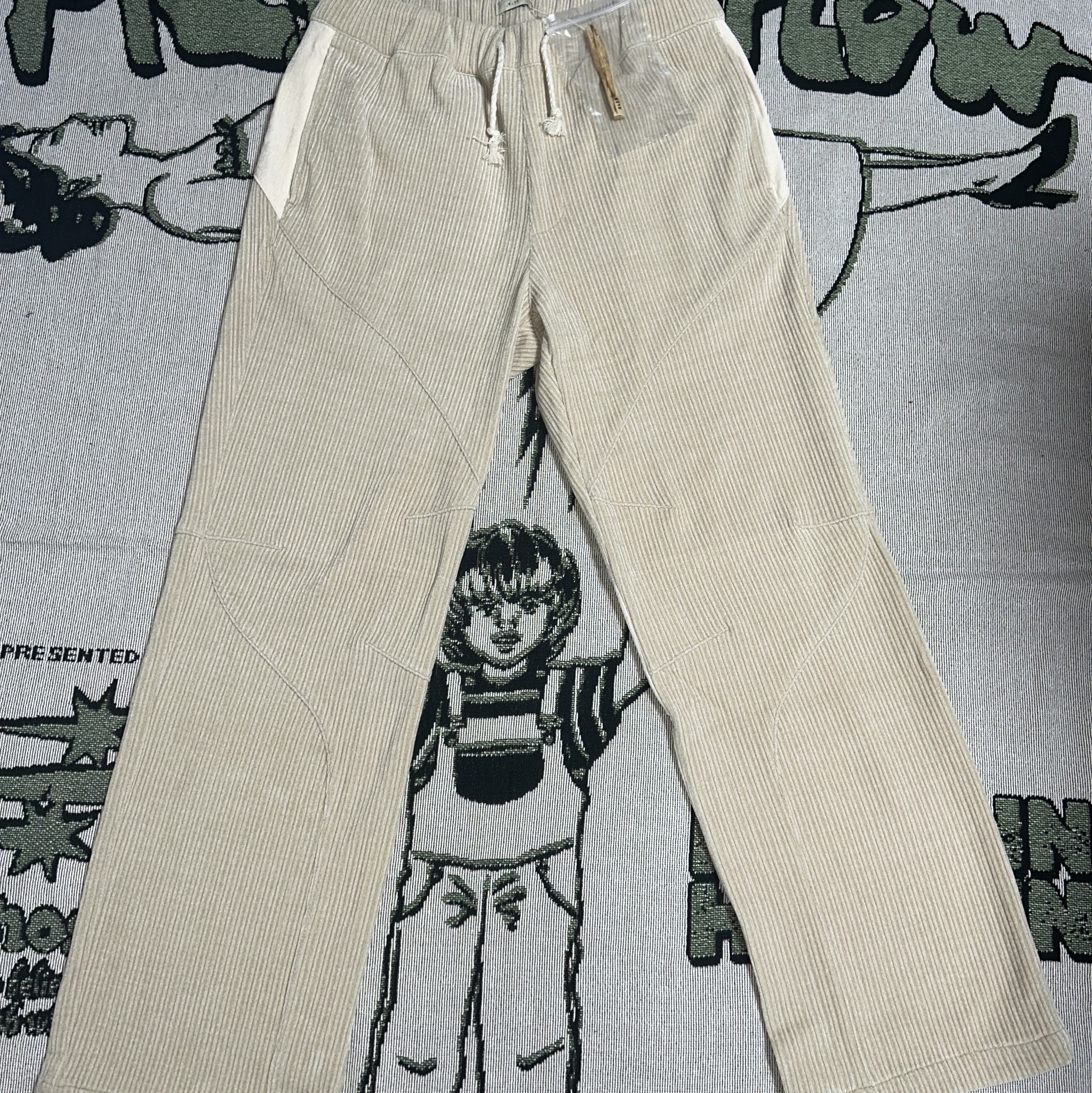 Xlim Ep.2 01 Trouser Ivory 착용 스타일 - 3