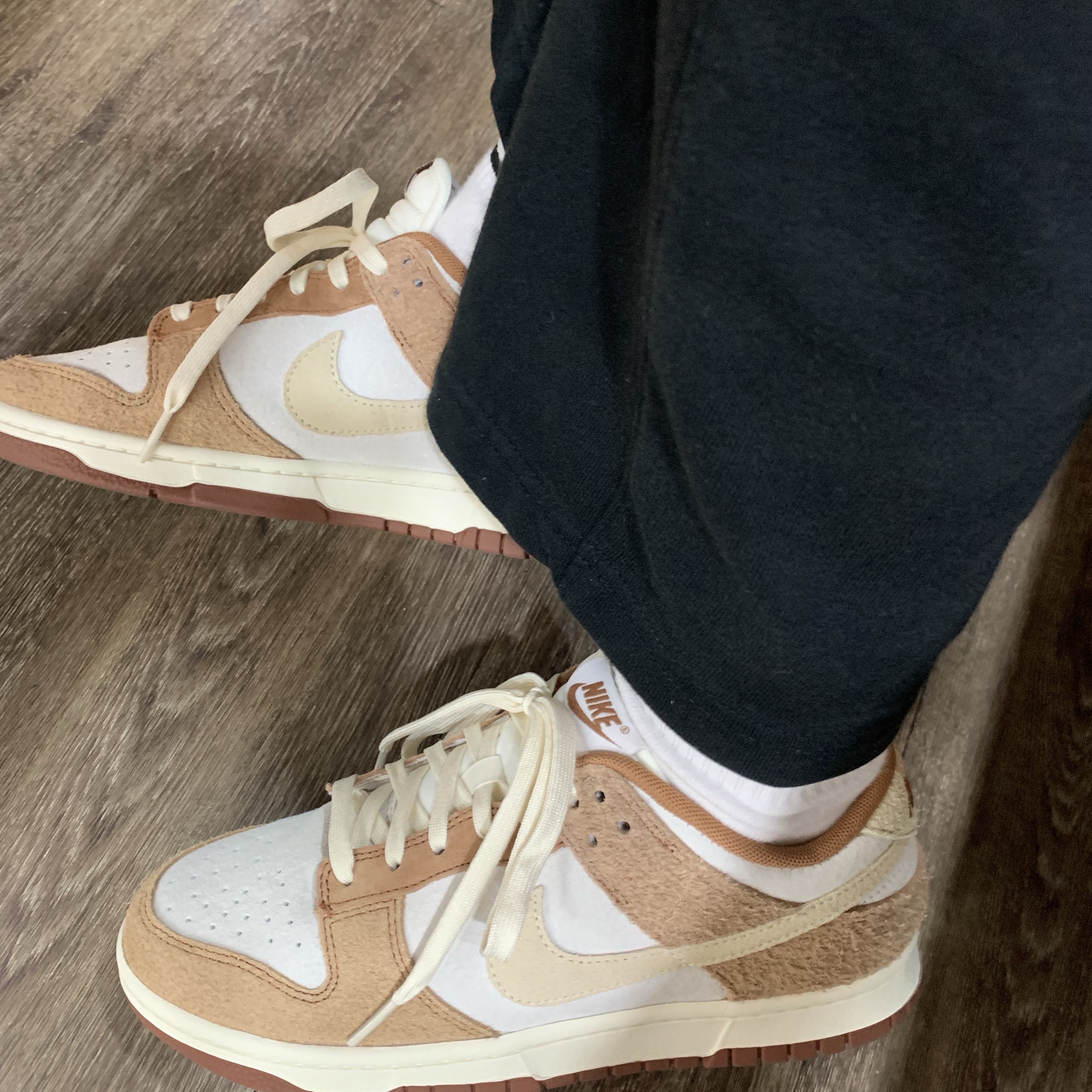 Nike Dunk Low Pro Premium Medium Curry 착용 스타일
