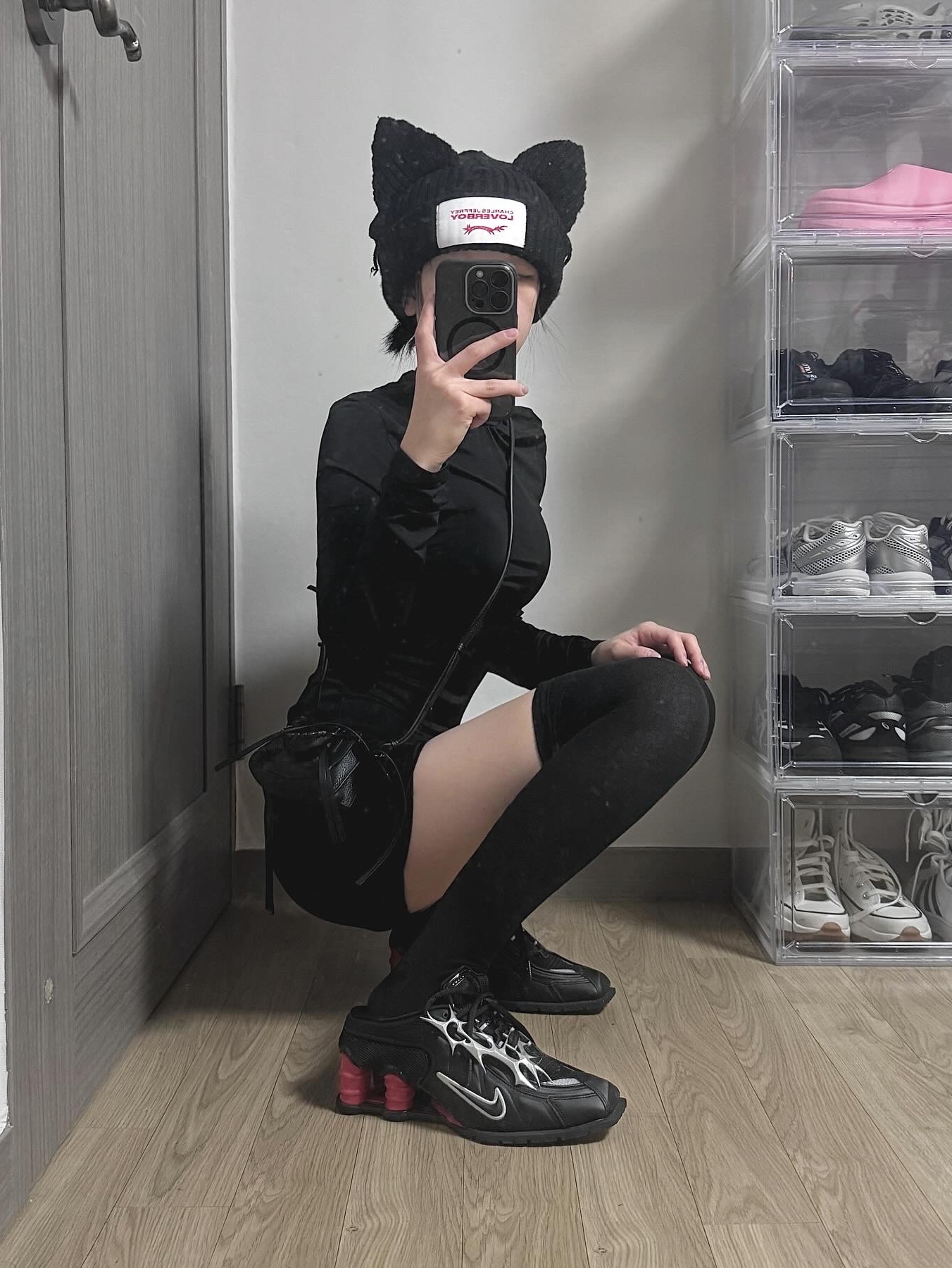 Test Artifact TASH Dubre 001 Steel, Nike x Martine Rose Shox MR4 Black 착용 스타일 - 1