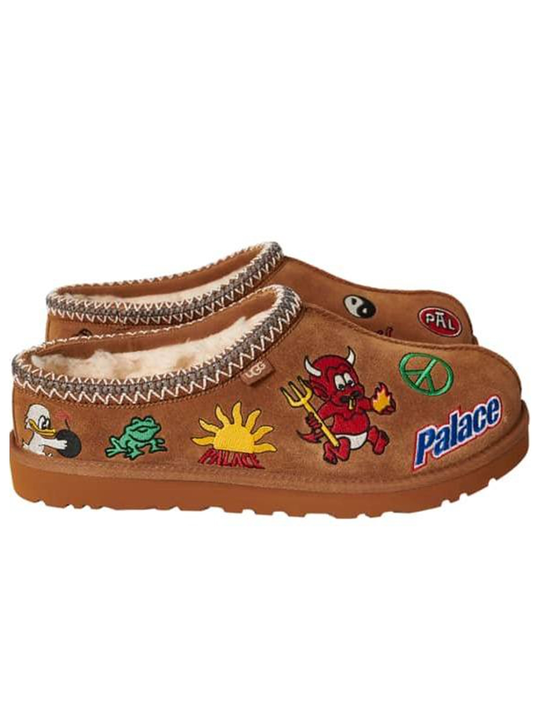 Palace x UGG P Sheepskin Rug Natural - 23FW, UGG x Palace Tasman Slipper Chestnut 착용 스타일 - 3