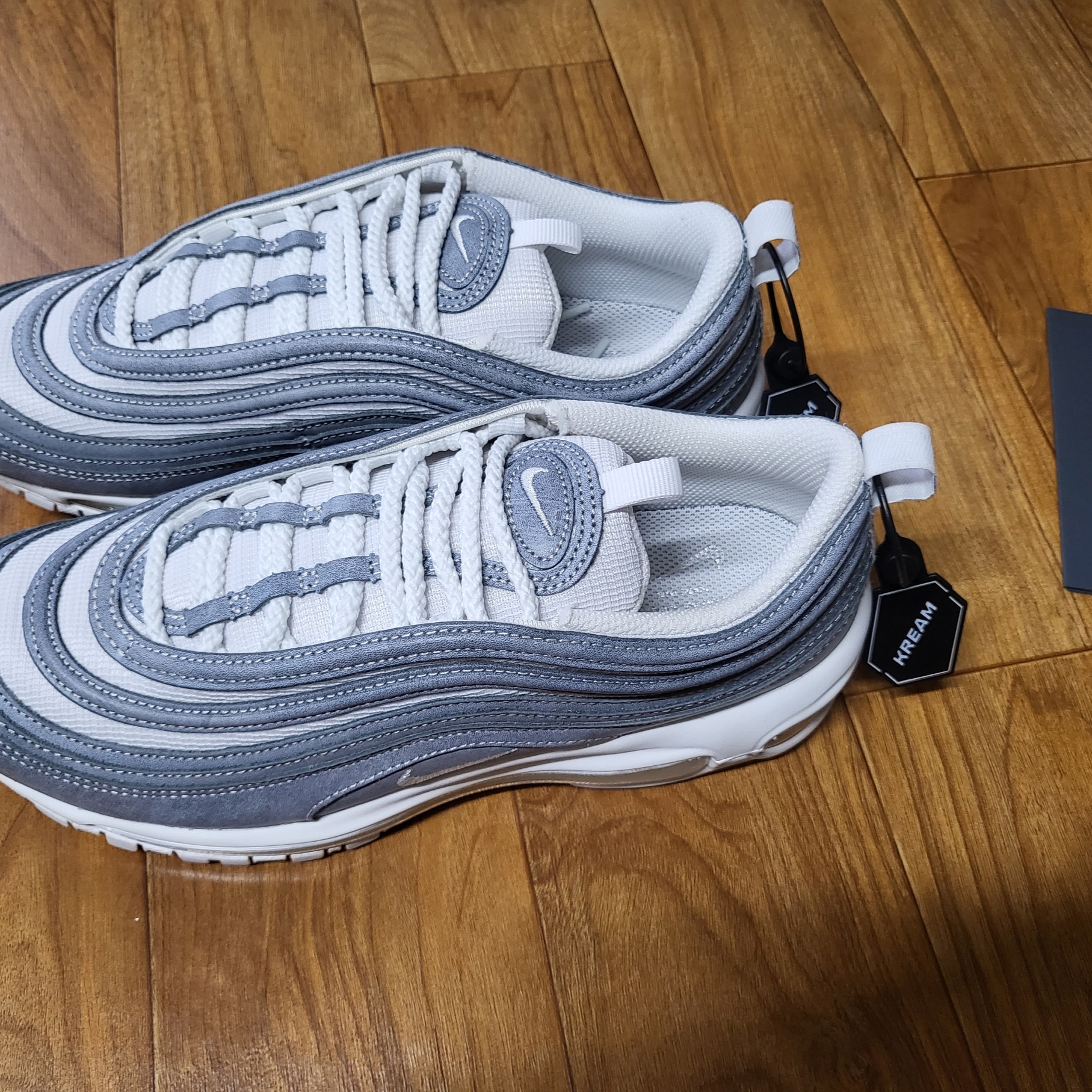 Nike x Comme des Garcons Air Max 97 Glacier Grey 착용 스타일 - 3
