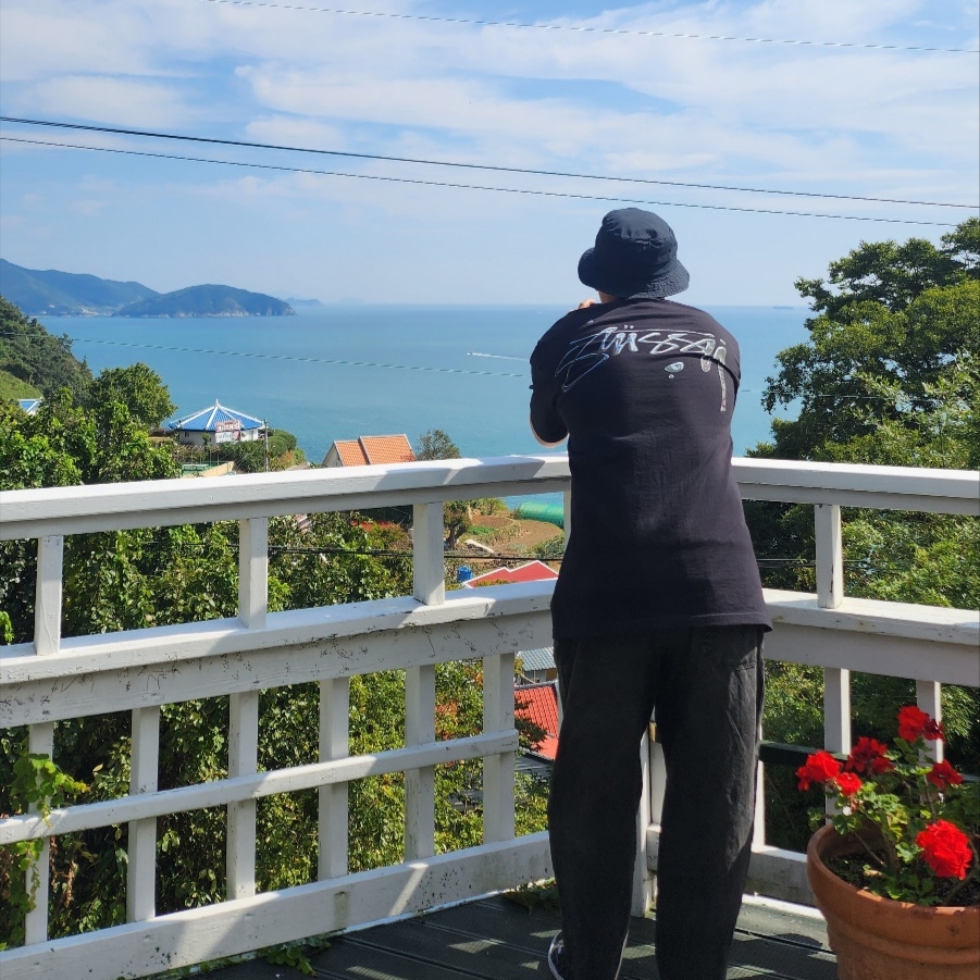 Stussy Mercury T-Shirt Black 착용 스타일