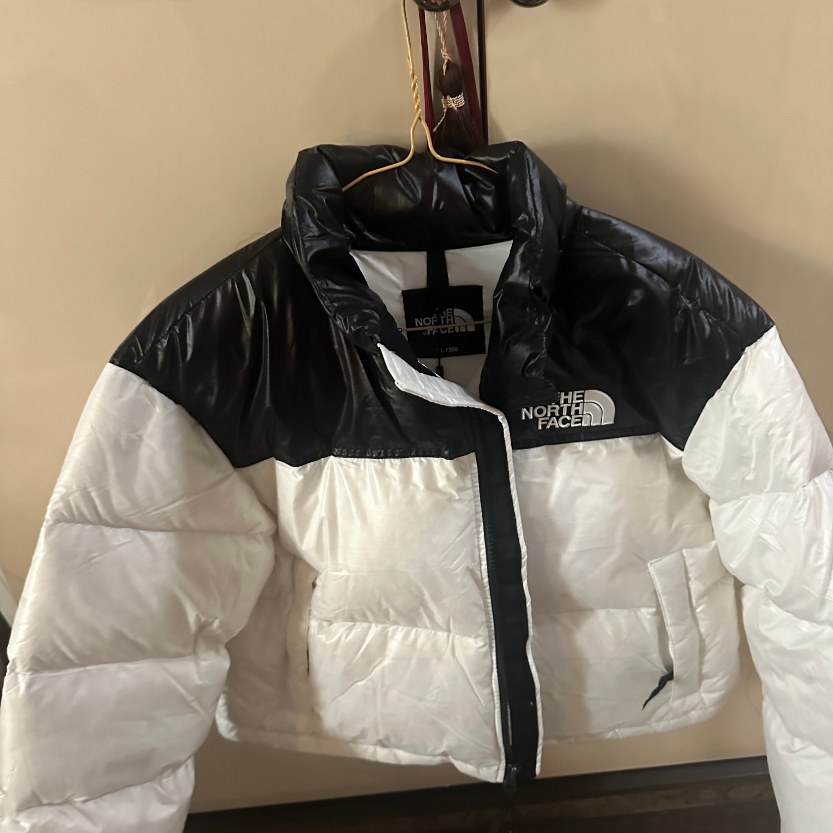 (W) The North Face White Label Nuptse Short Jacket White 착용 스타일