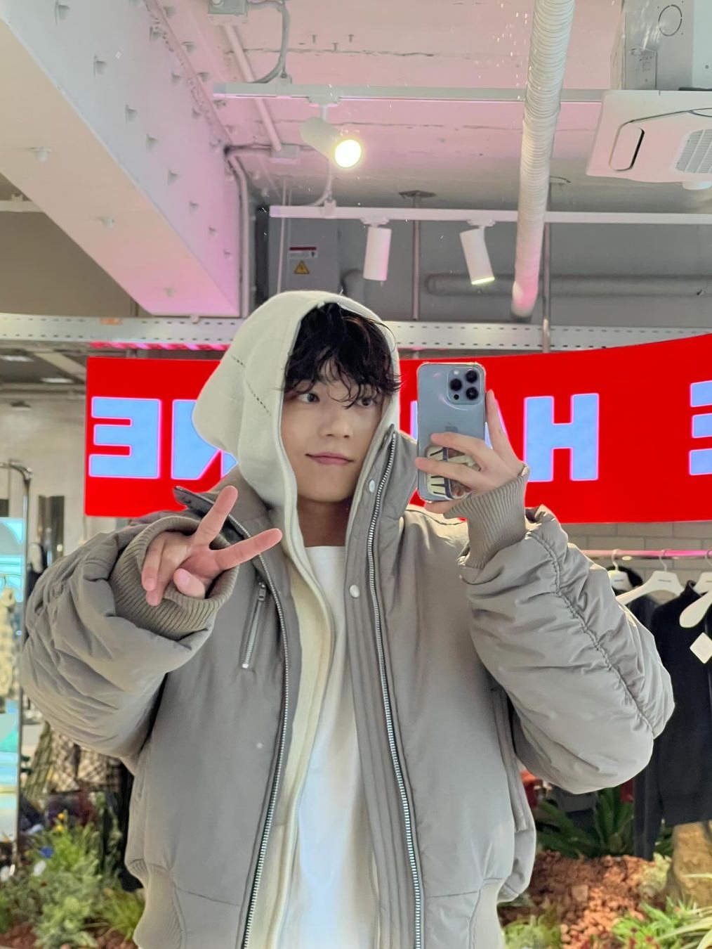 Haleine Highneck Bomber Padding Khaki Beige, Haleine Highneck Bomber Padding Black 착용 스타일
