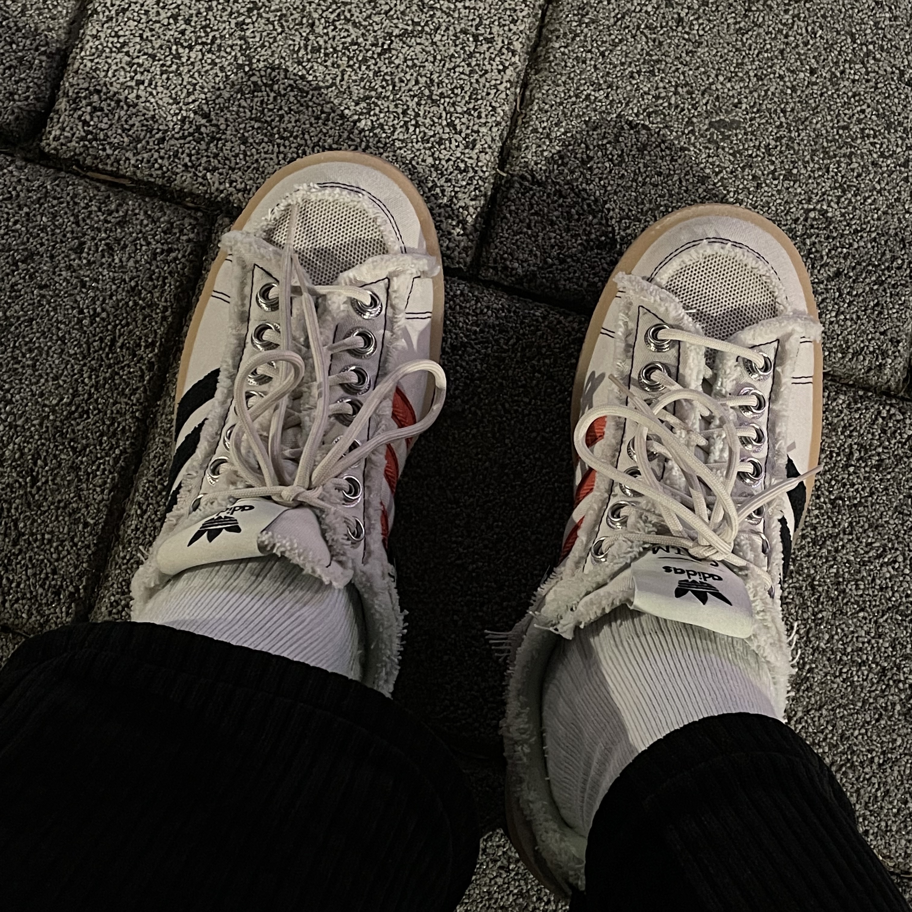 Adidas x Song for the Mute Campus 80s Bliss Core Black 착용 스타일