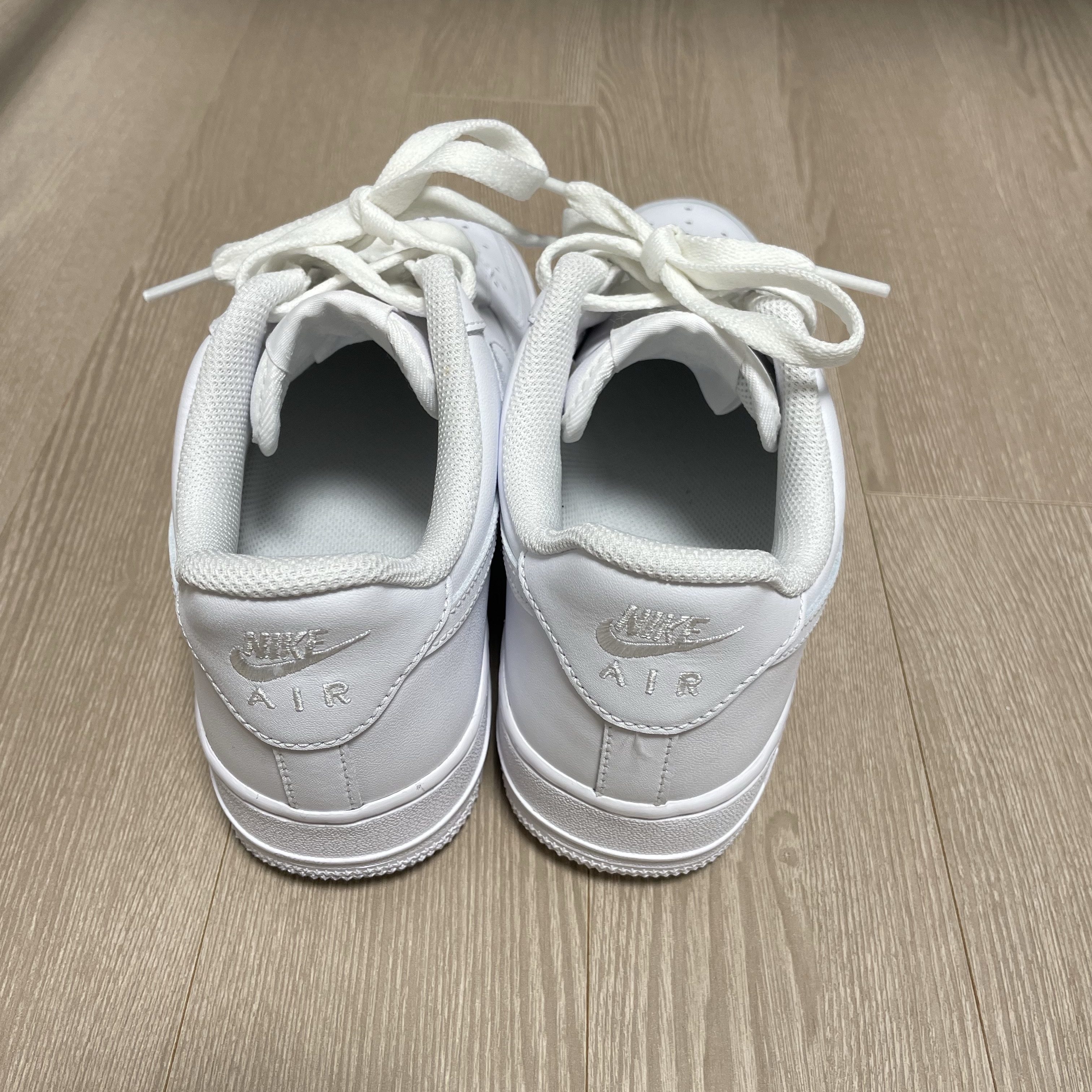 Nike Air Force 1 '07 Low White 착용 스타일 - 2