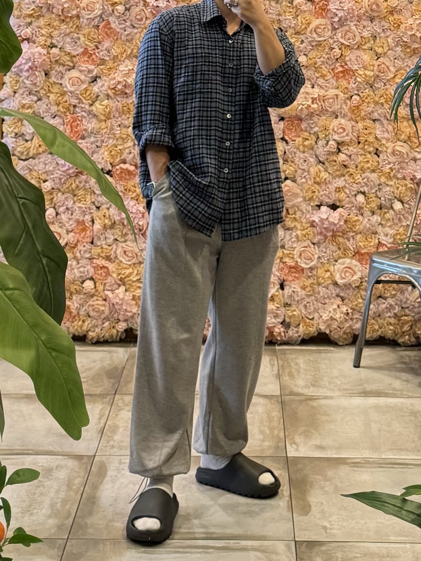 Our Legacy Above Shirt Cantrell Check, Adidas Yeezy Slide Onyx 착용 스타일