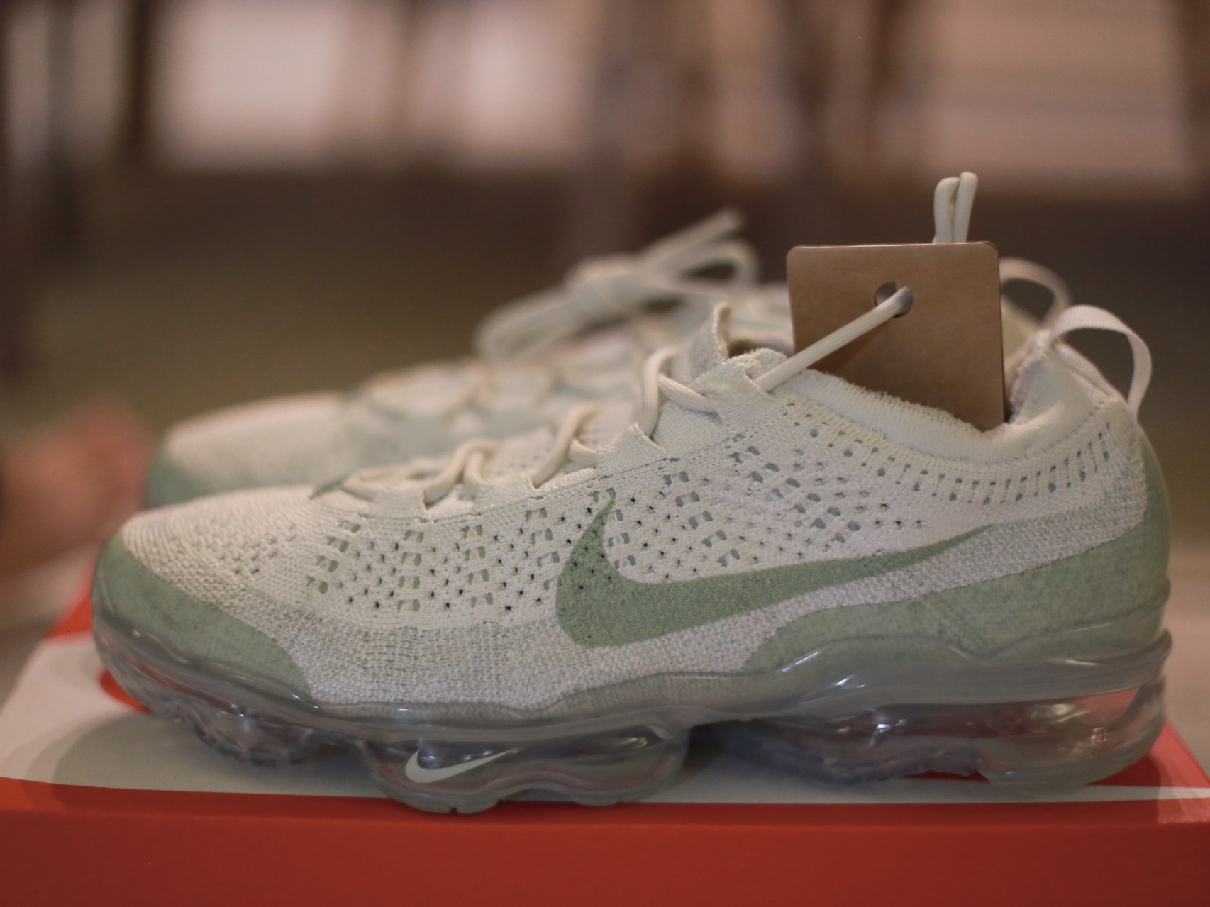 Nike Air Vapormax 2023 Flyknit Honeydew Sea Glass, (W) Nike Air Vapormax 2023 Flyknit White 착용 스타일 - 1