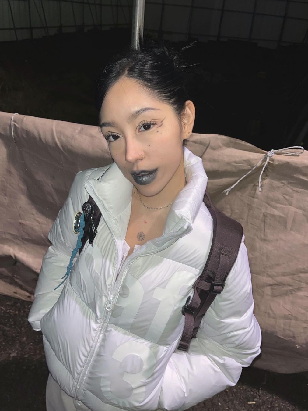 [KREAM 단독] Safarispot Women 1/2 Basic Safari Down Jacket White, [KREAM 단독] Safarispot Basic Safari Down Jacket White 착용 스타일 - 2