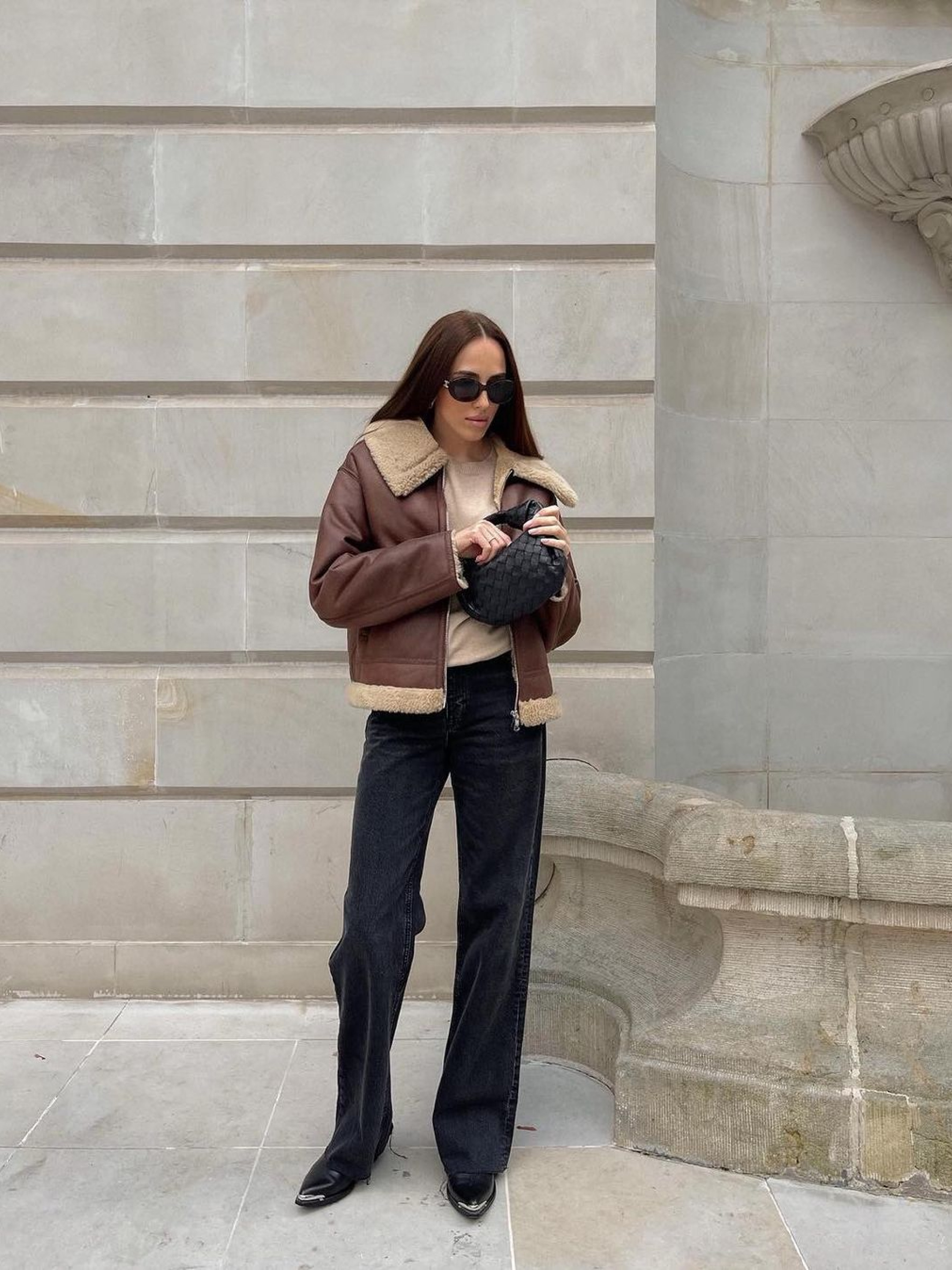 Bottega Veneta Mini Leather Jodie Black Silver, Bottega Veneta Mini Leather Jodie Black Gold 착용 스타일 - 3