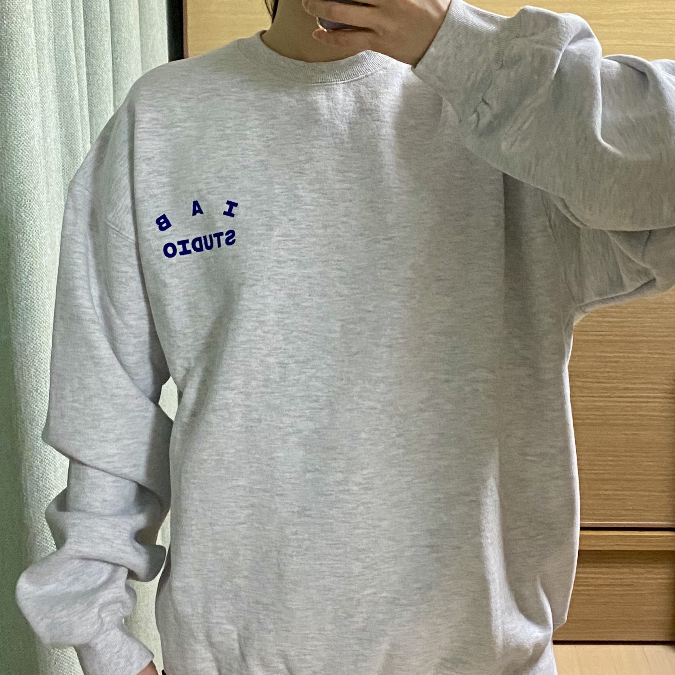 IAB Studio Sweatshirt Light Gray - 23FW 착용 스타일 - 1