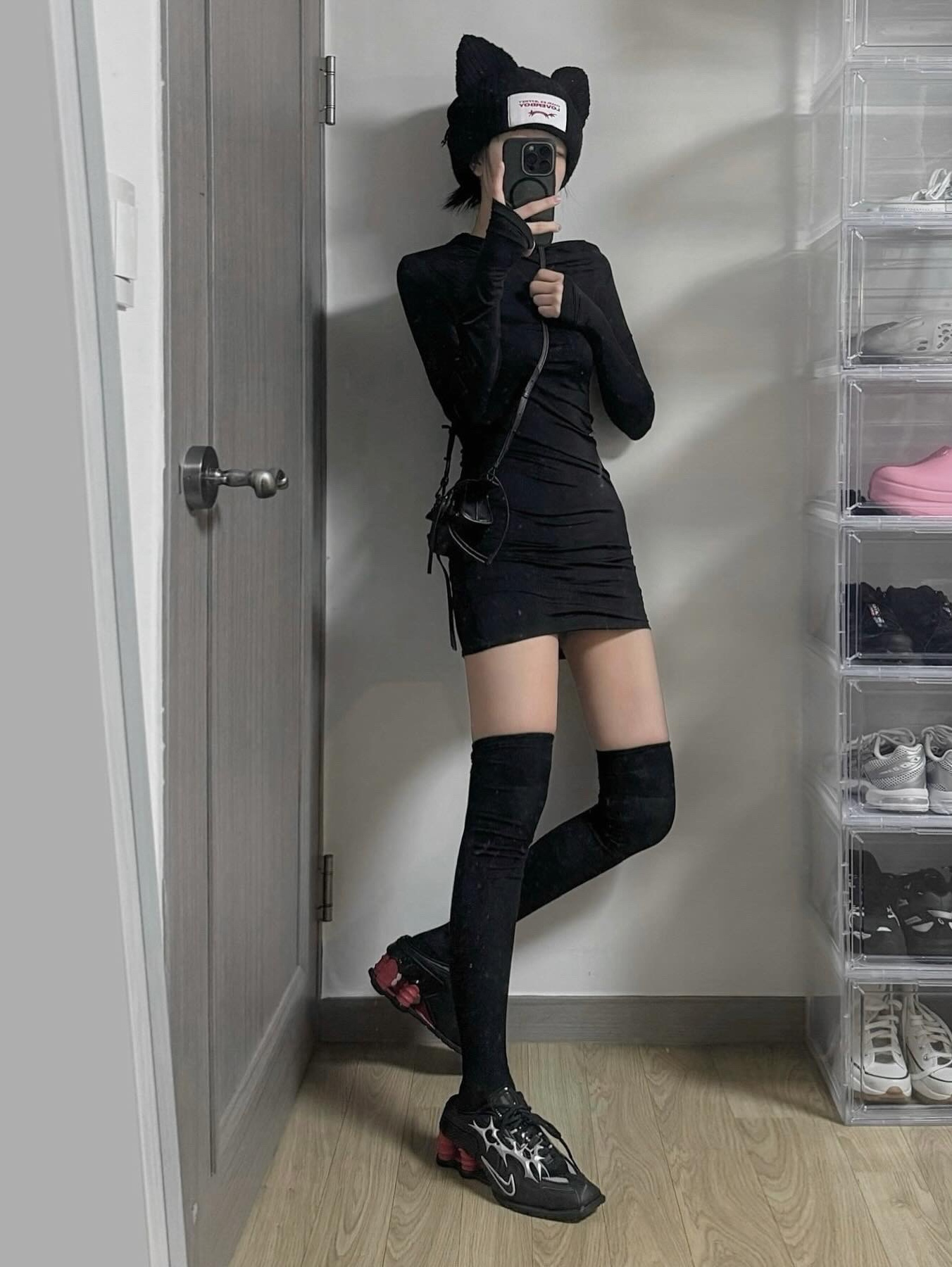 Test Artifact TASH Dubre 001 Steel, Nike x Martine Rose Shox MR4 Black 착용 스타일 - 2