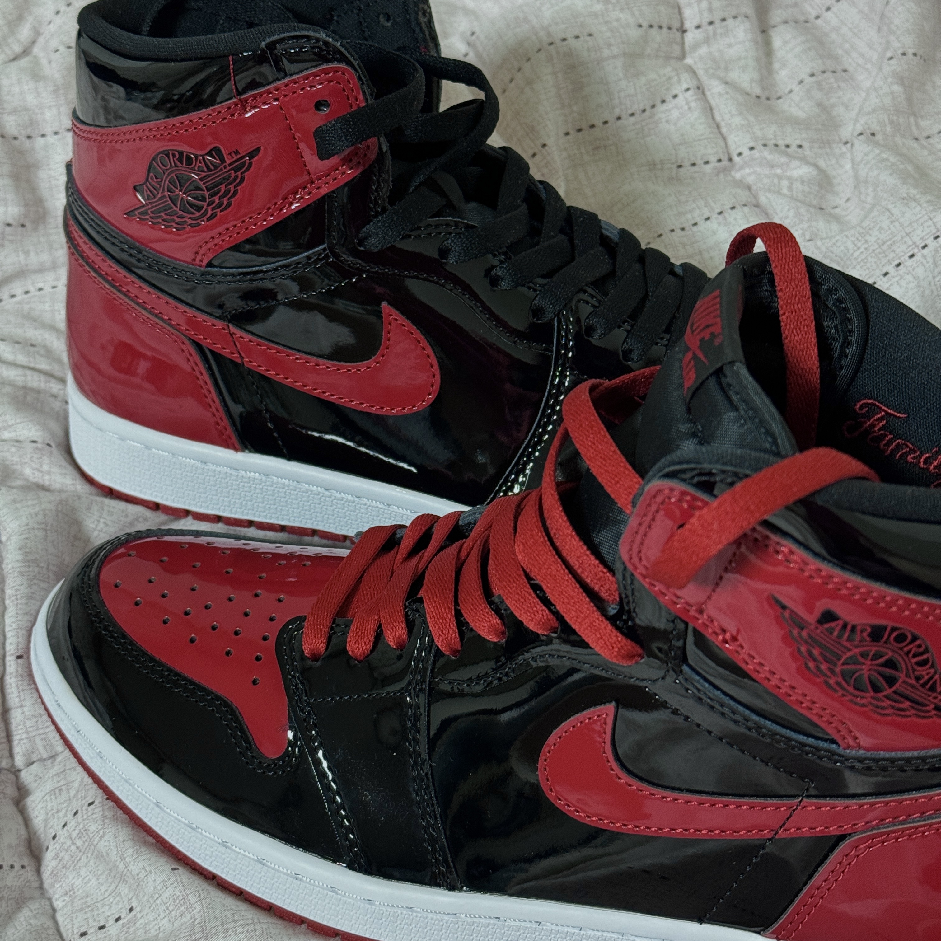 Jordan 1 Retro High OG Patent Bred 착용 스타일
