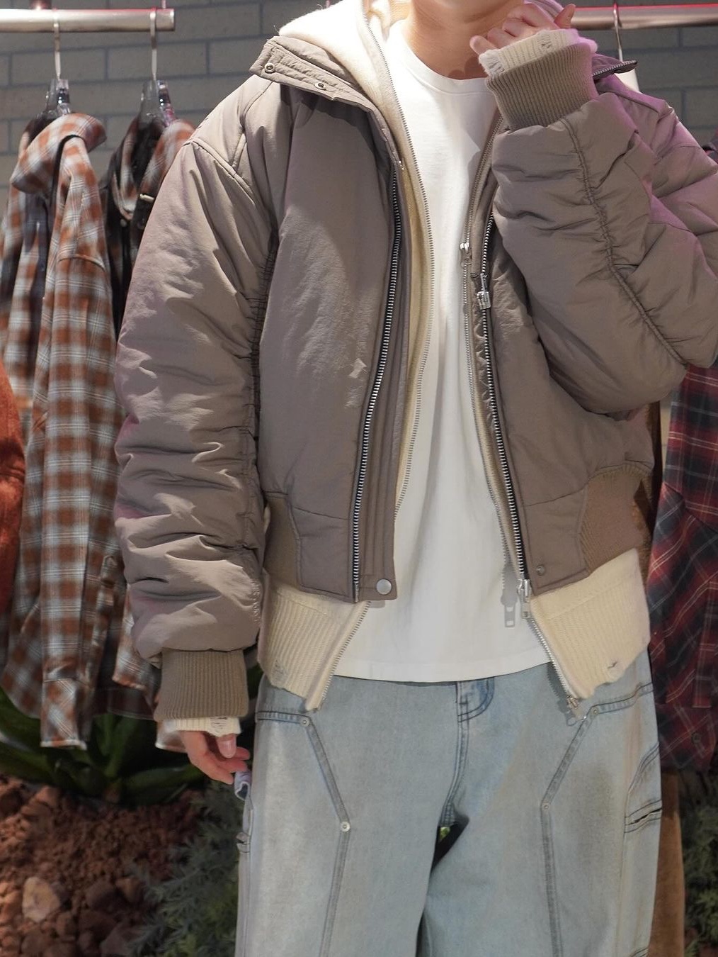 Haleine Highneck Bomber Padding Khaki Beige, Haleine Highneck Bomber Padding Black 착용 스타일