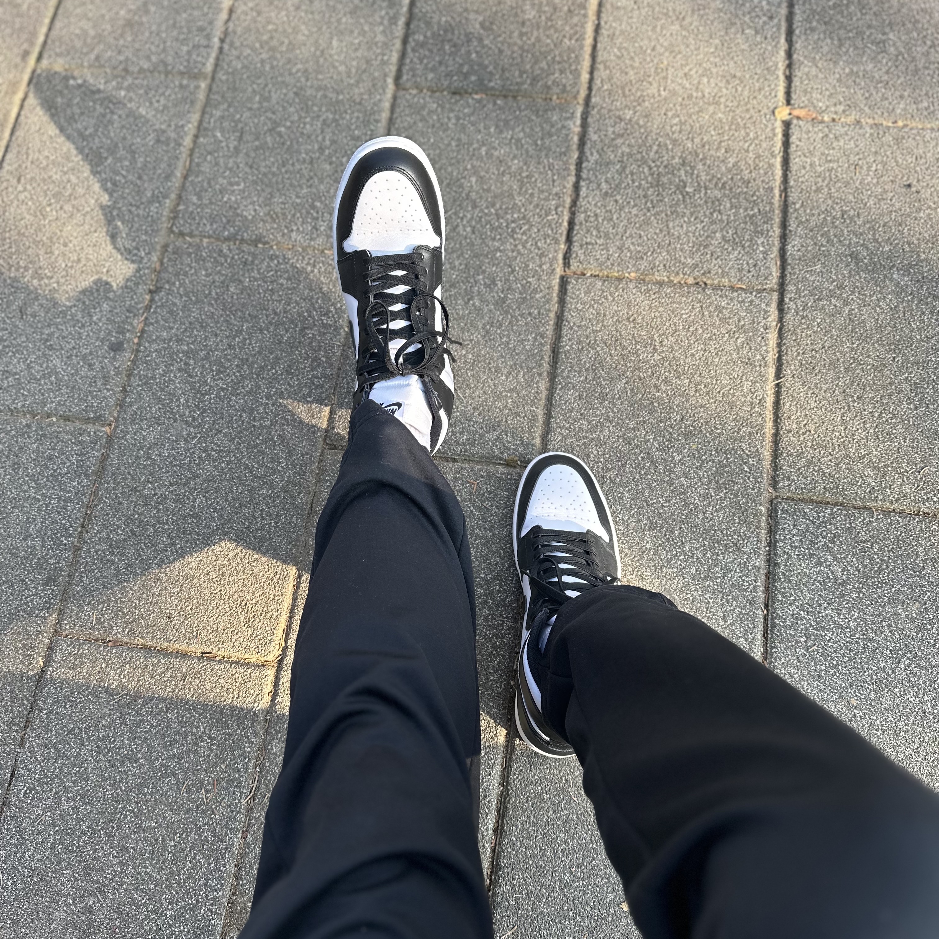 Jordan 1 Retro High OG Black White 2014 착용 스타일 - 1