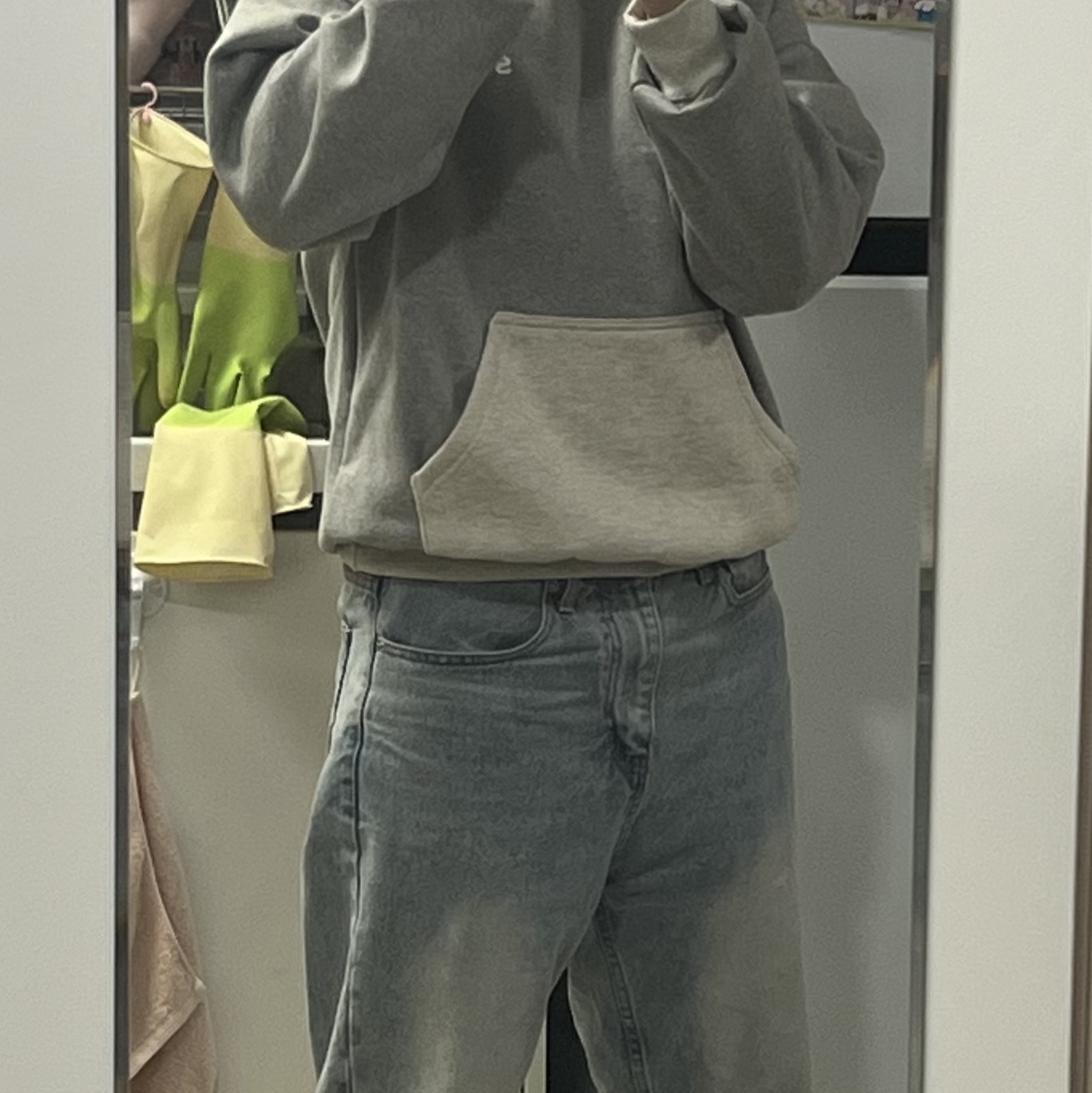 IAB Studio Hoodie Dual Gray 착용 스타일