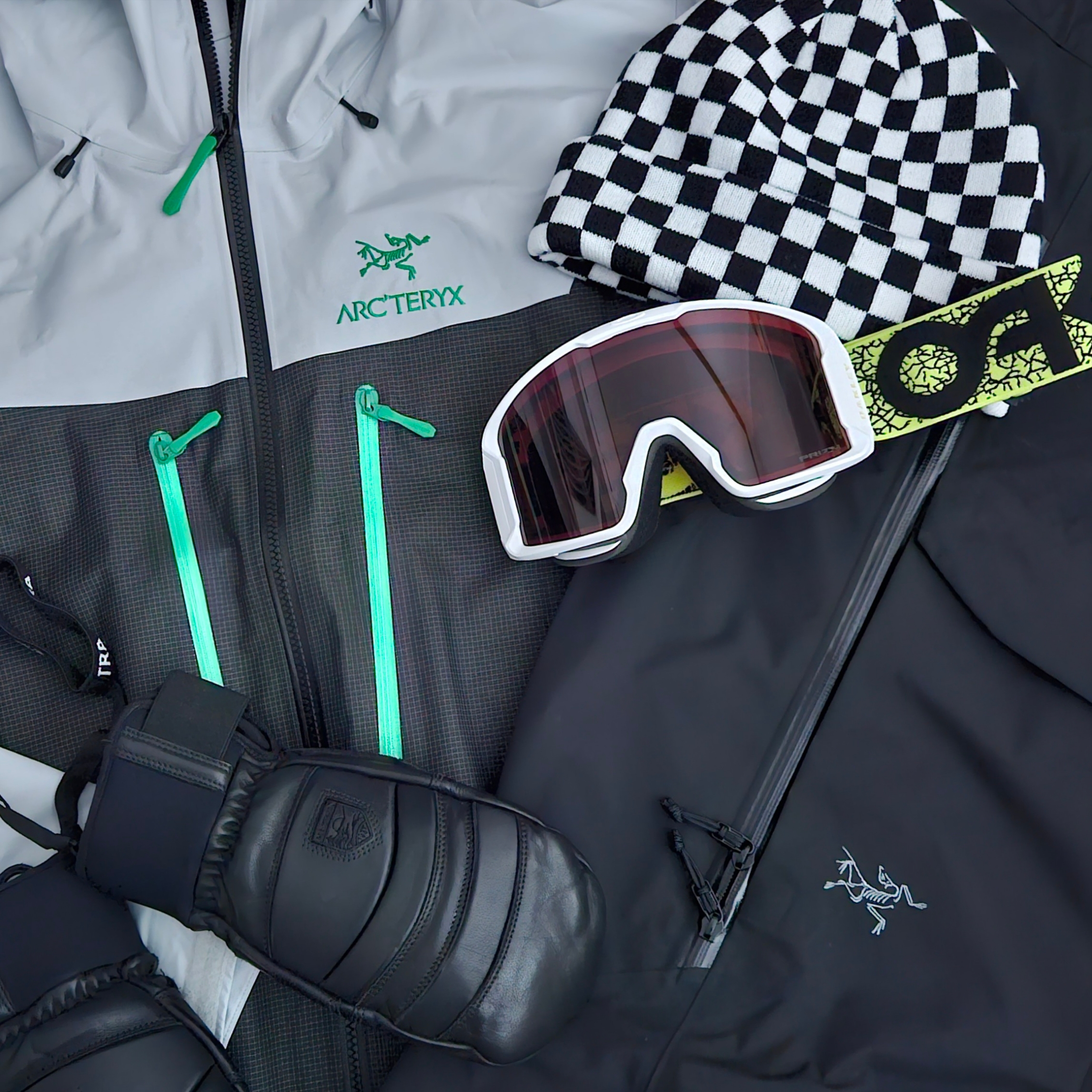 Arc'teryx Alpha Jacket Black Solitude 착용 스타일