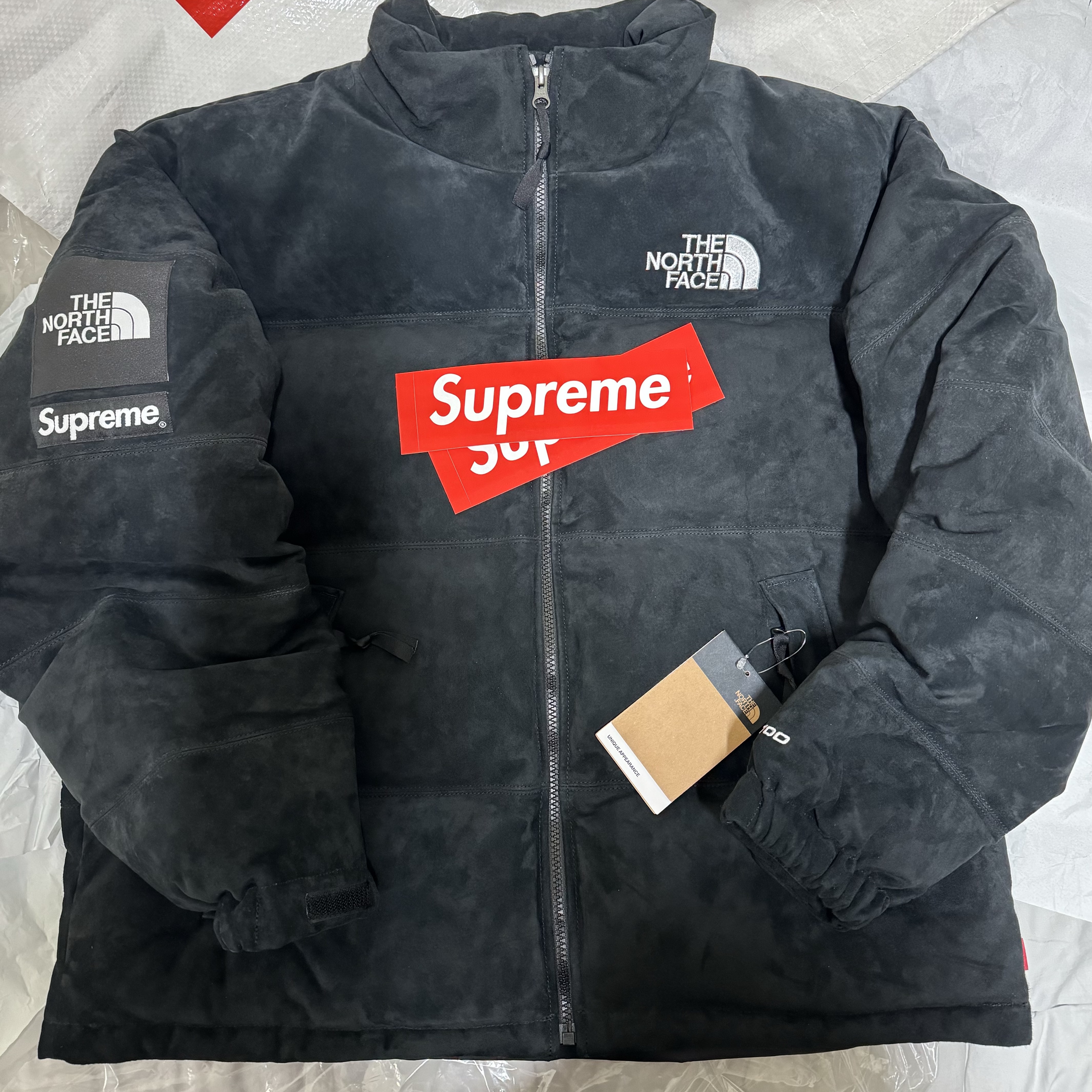 Supreme x The North Face Suede Nuptse Jacket Black - 23FW 착용 스타일