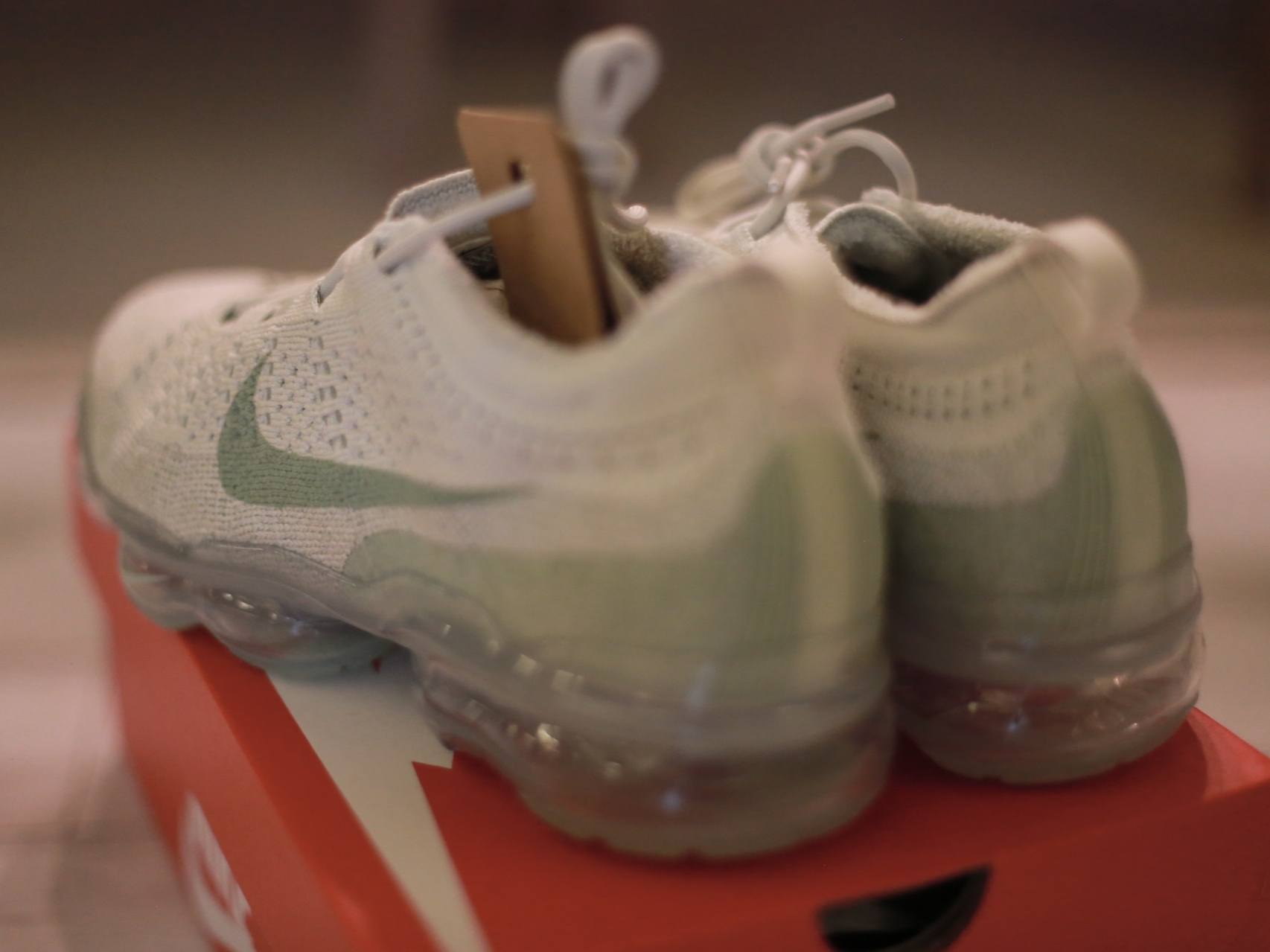 Nike Air Vapormax 2023 Flyknit Honeydew Sea Glass, (W) Nike Air Vapormax 2023 Flyknit White 착용 스타일 - 3