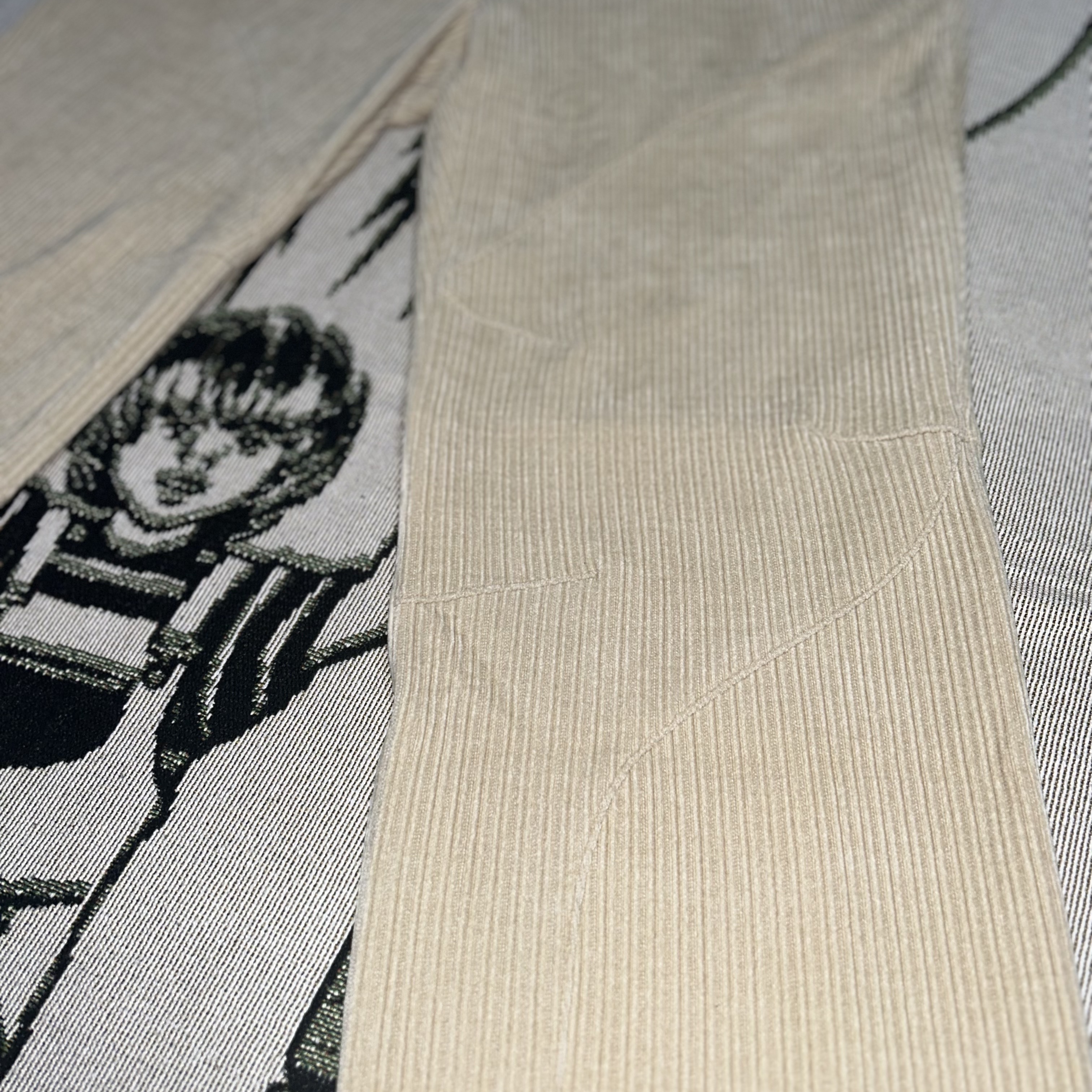 Xlim Ep.2 01 Trouser Ivory 착용 스타일 - 4