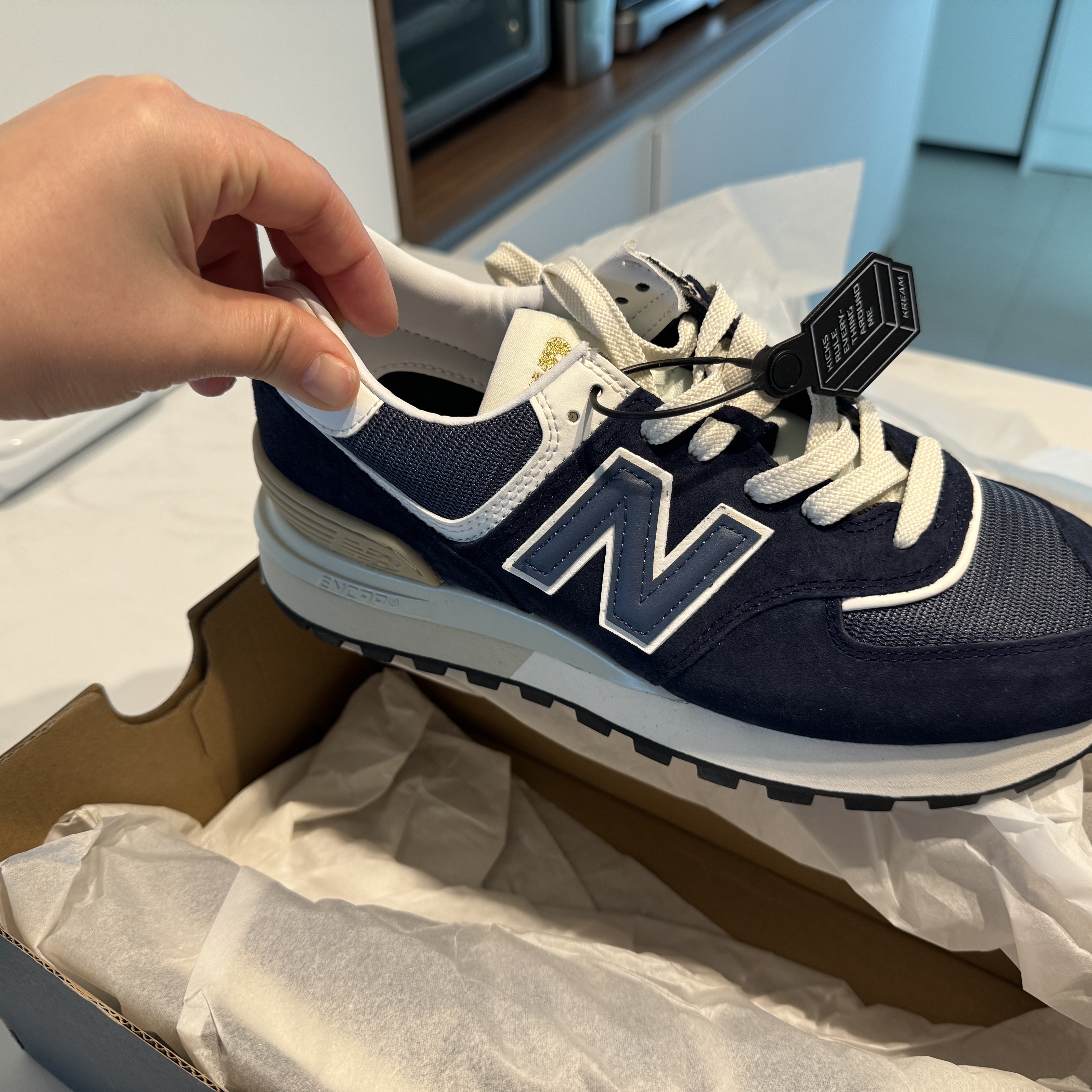 New Balance 574 Legacy Navy 착용 스타일