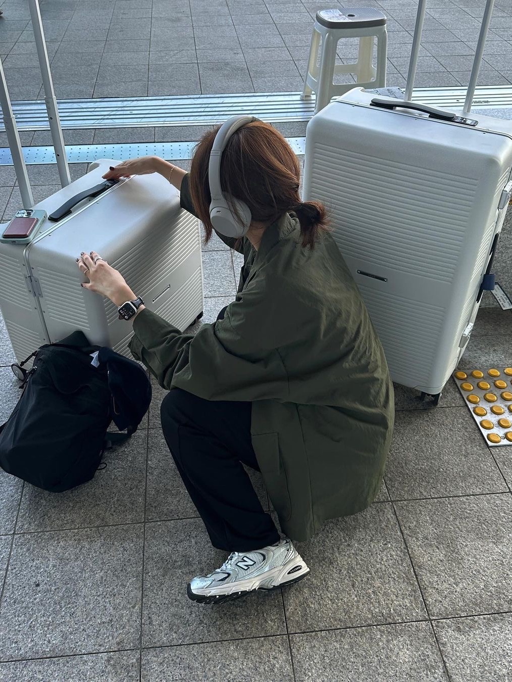 RAWROW R Trunk Frame Ep.2 84L / 20'' 960 Ivory, RAWROW R Trunk Frame Ep.2 63L / 26'' 940 Ivory 착용 스타일