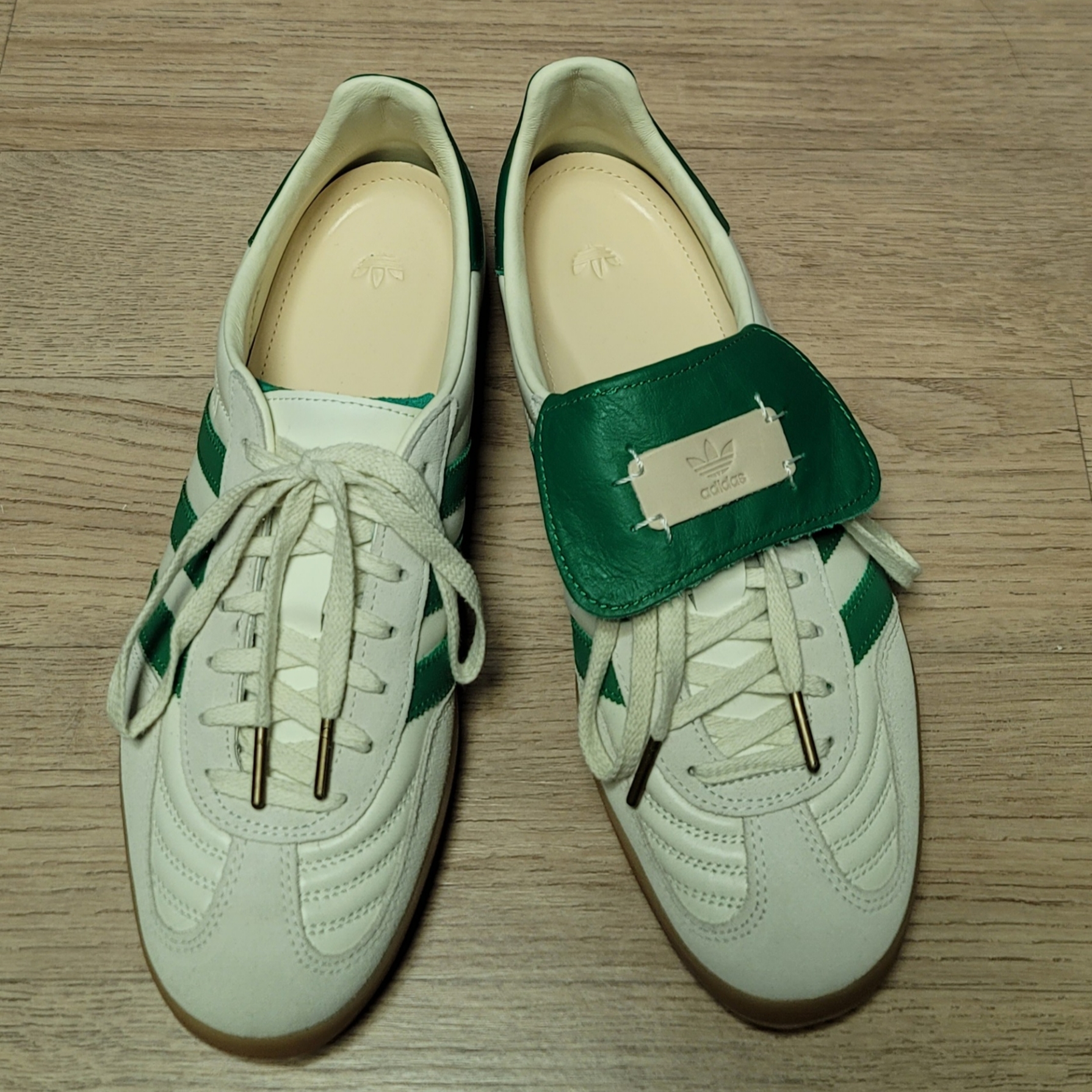 Adidas x Foot Industry Gazelle Indoor Off White Green 착용 스타일 - 1