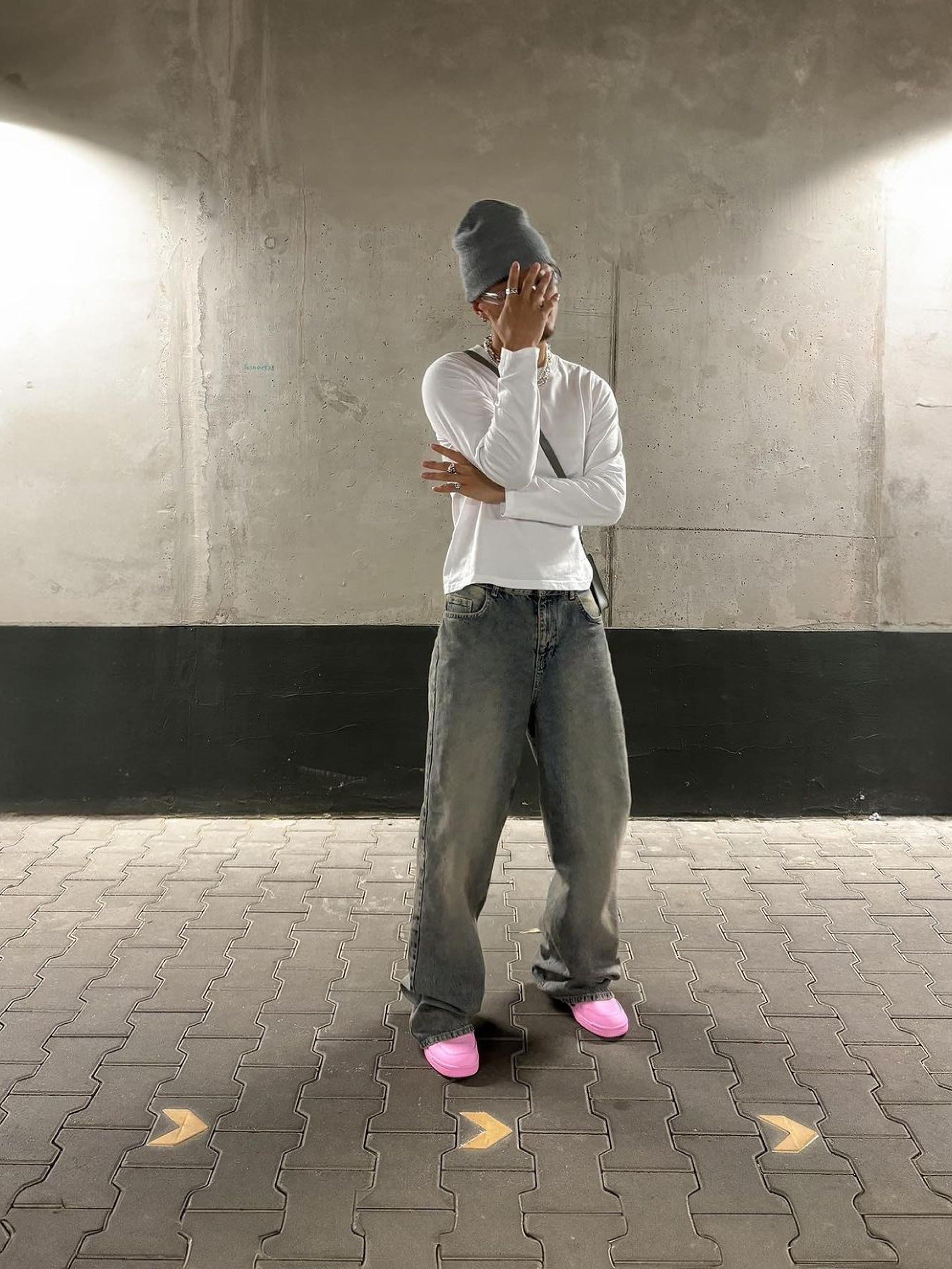 (W) Adidas Gazelle Indoor Bliss Pink, (W) Nike Air Force 1 Fontanka Pink Foam 착용 스타일 - 3