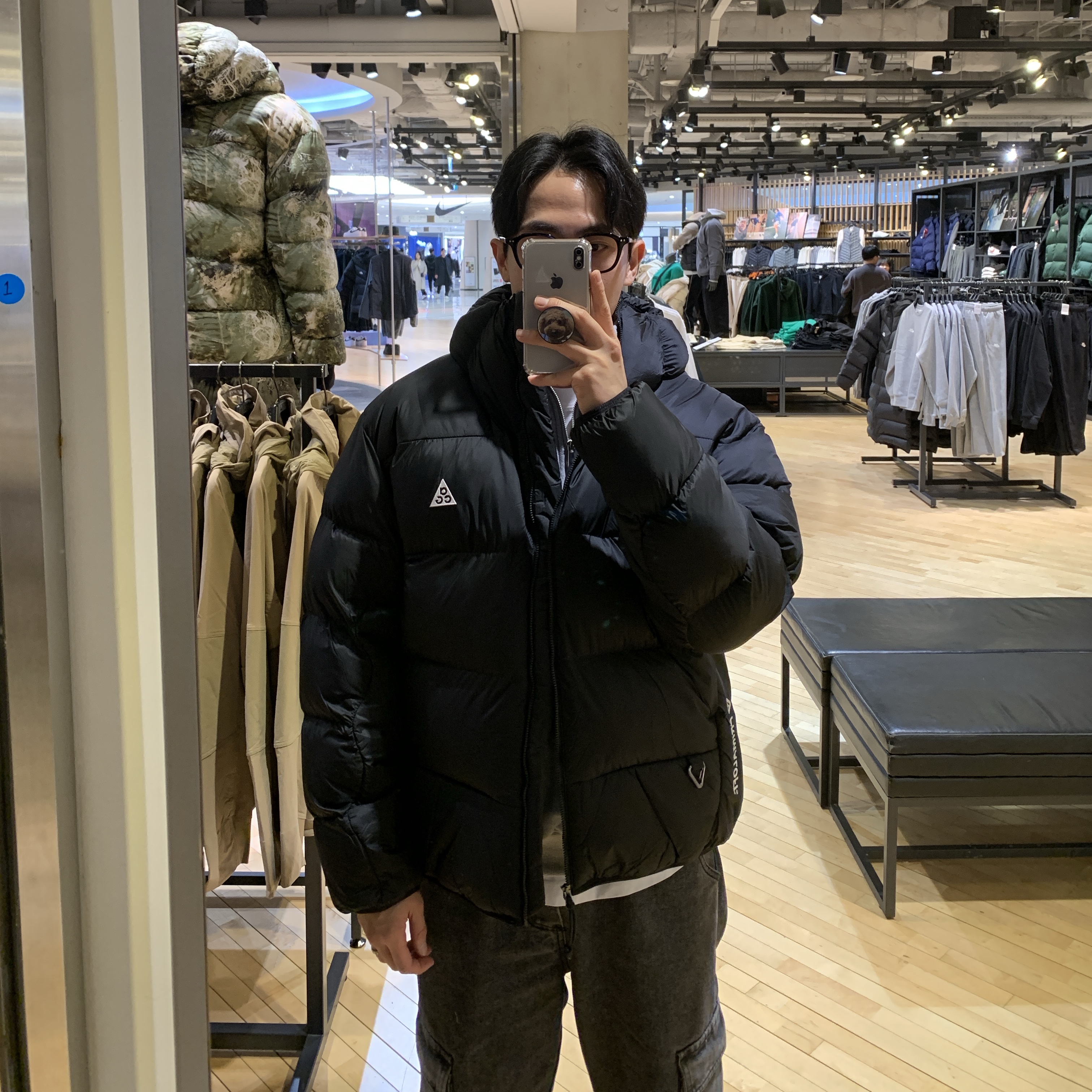 Nike ACG Therma-Fit ADV Lunar Lake Puffer Jacket Black - Asia, New Balance 574 Legacy Black 착용 스타일 - 1