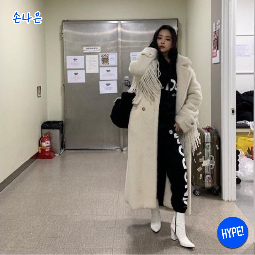 (W) Max Mara Nuevo Teddy Bear Icon Coat in Alpaca and Cashmere Sand, (W) Max Mara Tedgirl Teddy Bear Icon Coat White 착용 스타일 - 8