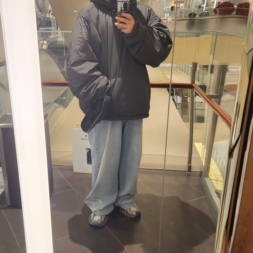 Balenciaga Denim Pull-Up Pants Light Blue 착용 스타일
