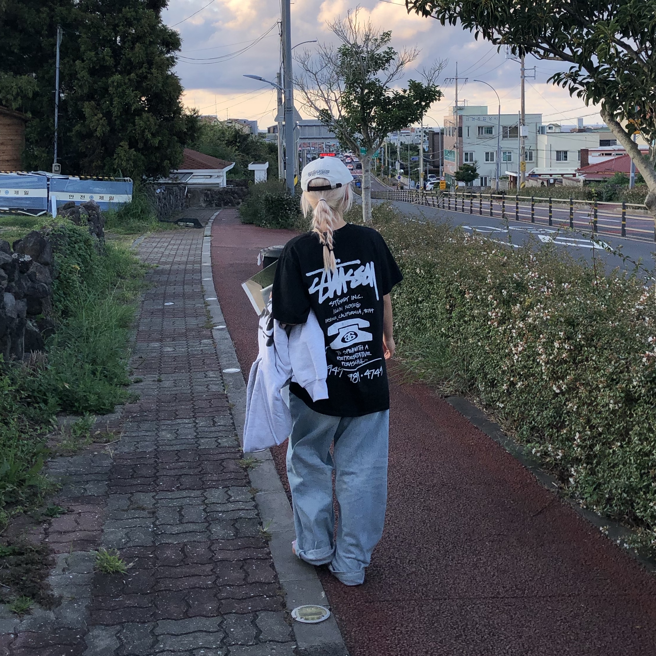 Stussy Old Phone Pigment Dyed T-Shirt Black 착용 스타일