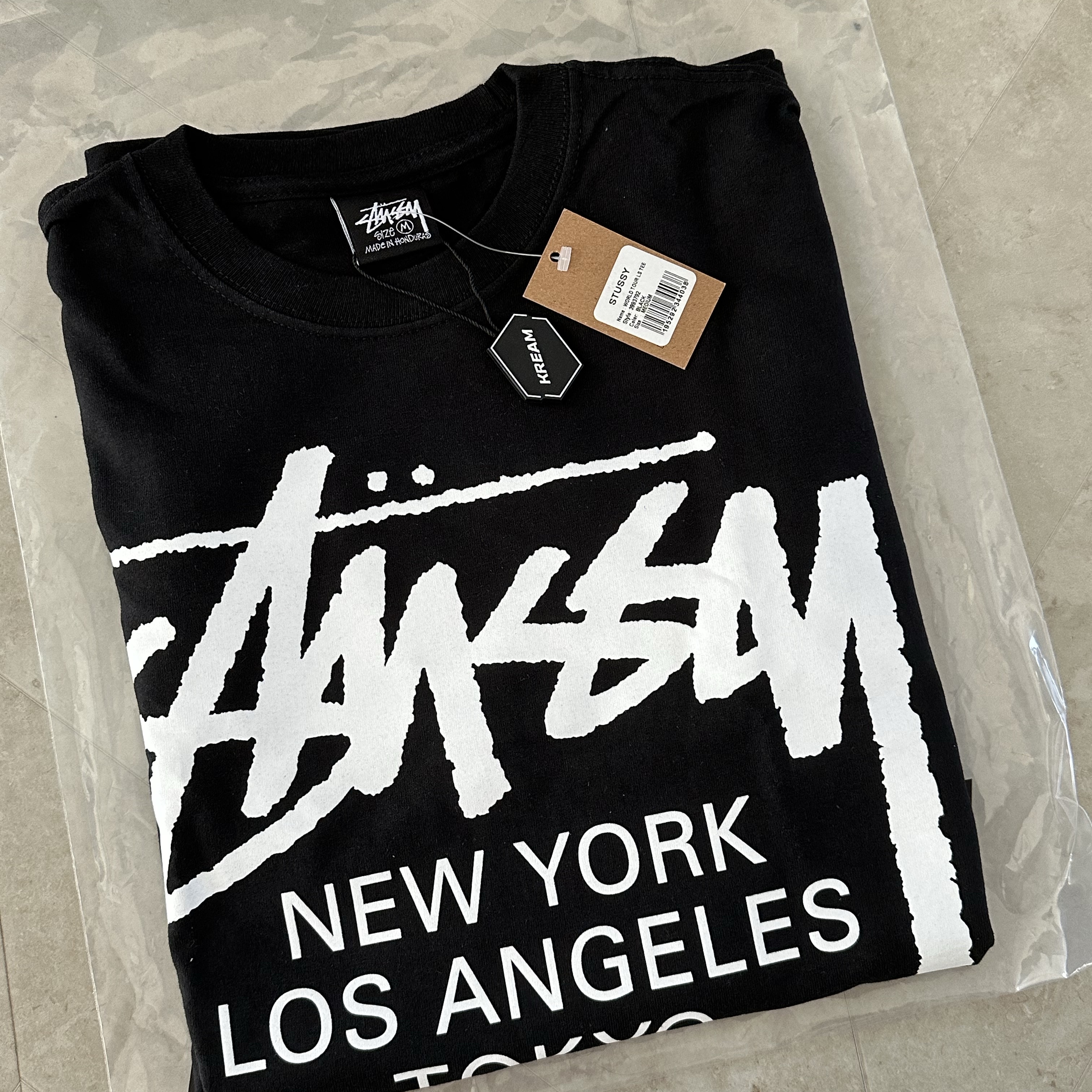 Stussy World Tour LS T-Shirt Black 2023 착용 스타일
