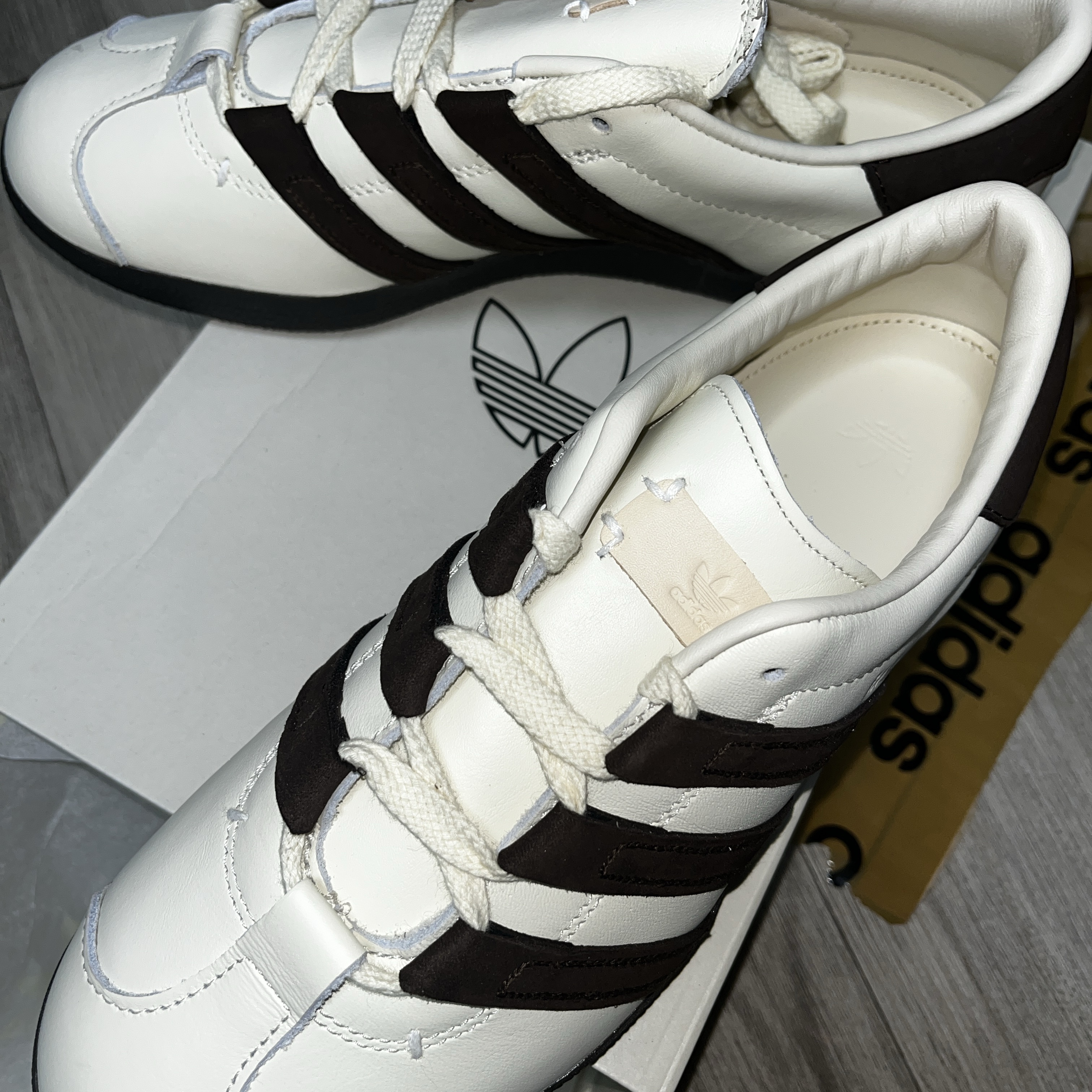 Adidas x Foot Industry Gazelle Cream White Dark Brown 착용 스타일 - 2
